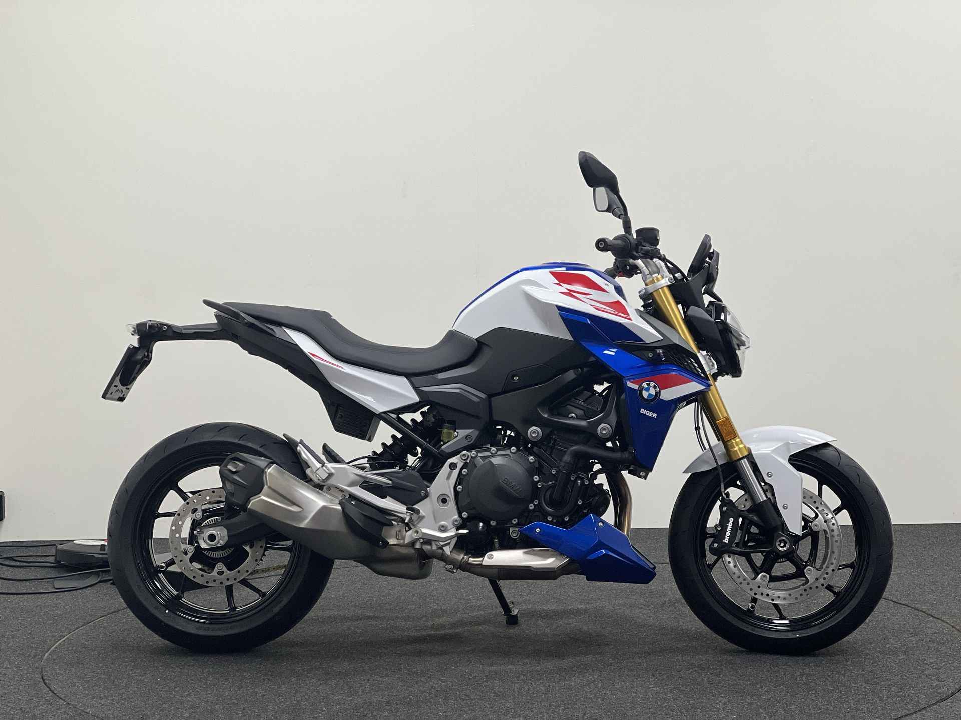 BMW F 900 R Sport, - 2/16