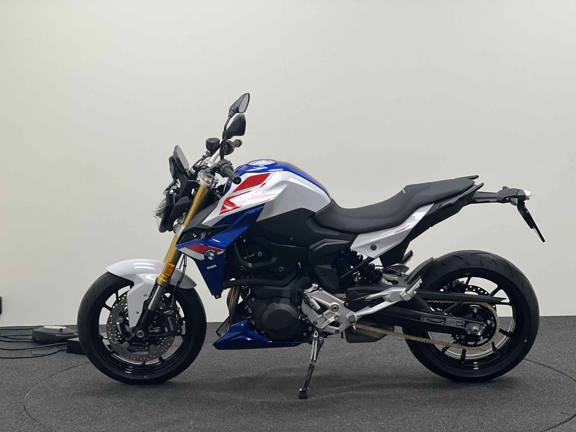 BMW F 900 R Sport, - 3/16