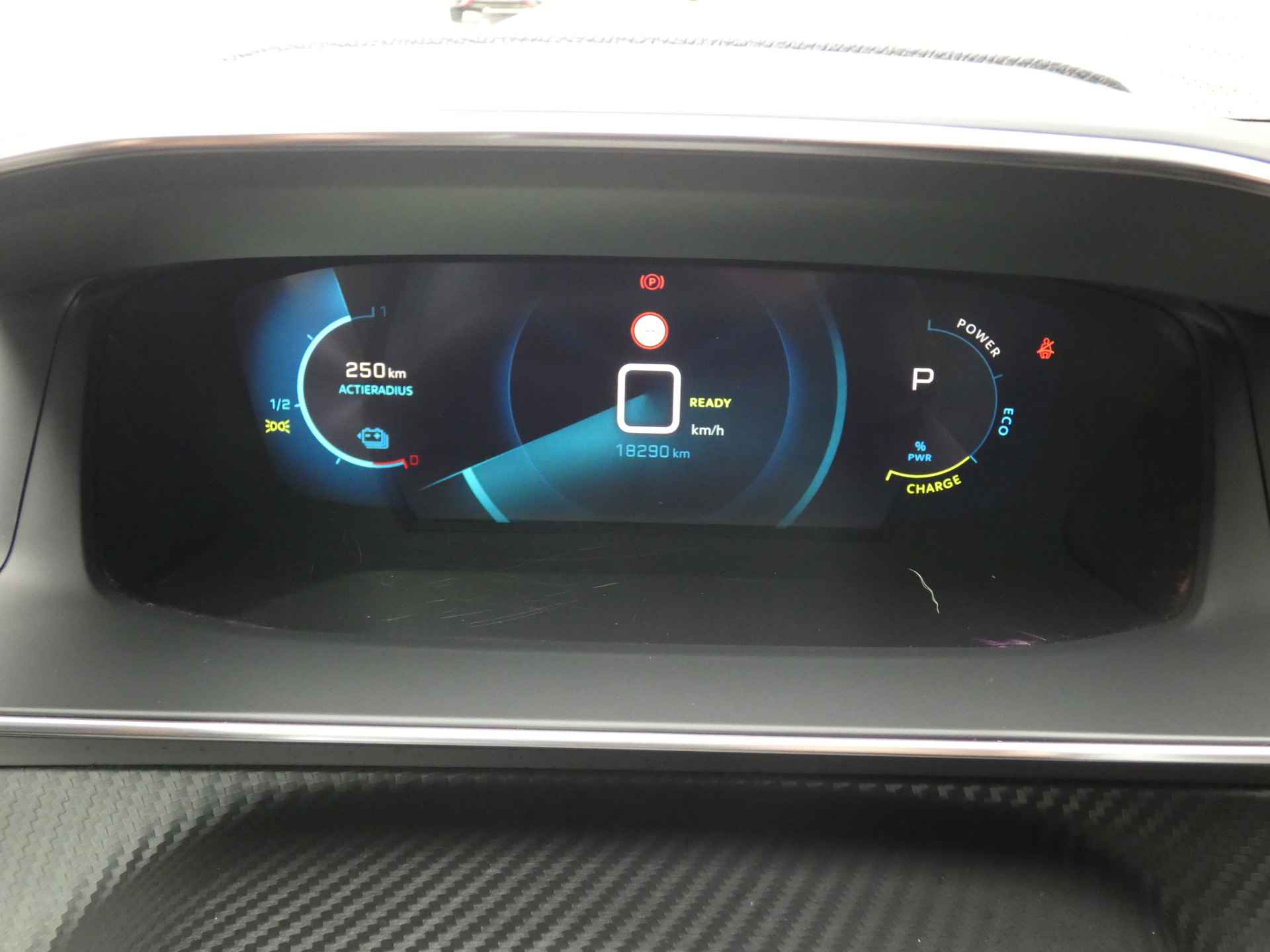 Peugeot e-2008 EV Allure Pack 50 kWh ! Camera | Navigatie | Parkeerhulp ! - 21/37