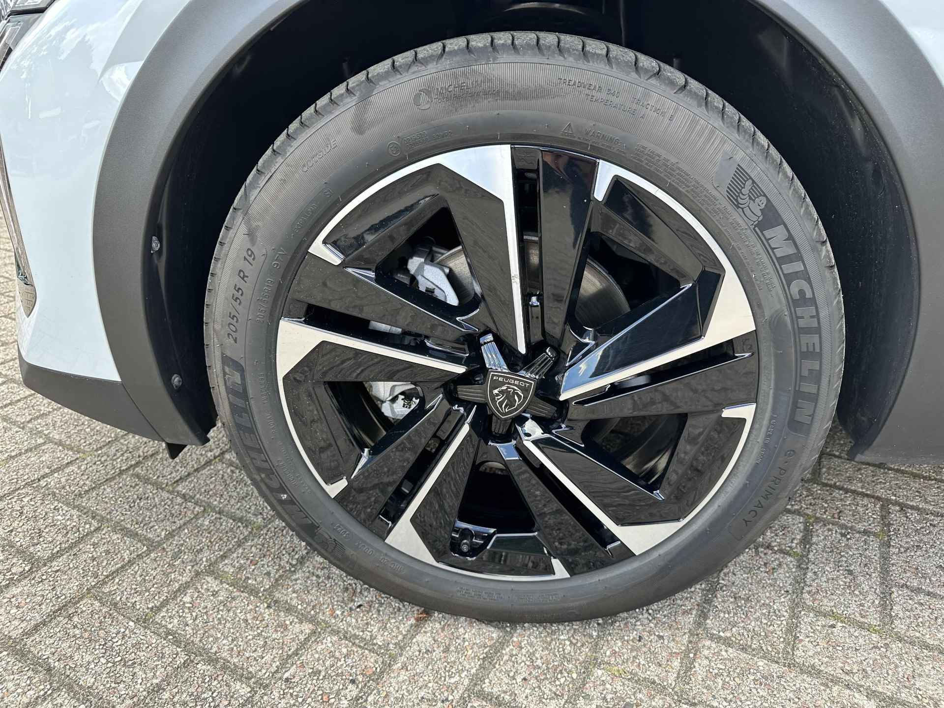 Peugeot 408 1.2 Turbo 130 PK Allure EAT8 Automaat | € 4000 DEMO Voordeel | 19 INCH Velgen | Navigatie | Climate Control | Camera | Dode Hoek Detectie | Keyless Entry | Half Lederen Bekleding | 2024 auto | LED Verlichting | Stoelverwarming | Cruise Control | - 38/54