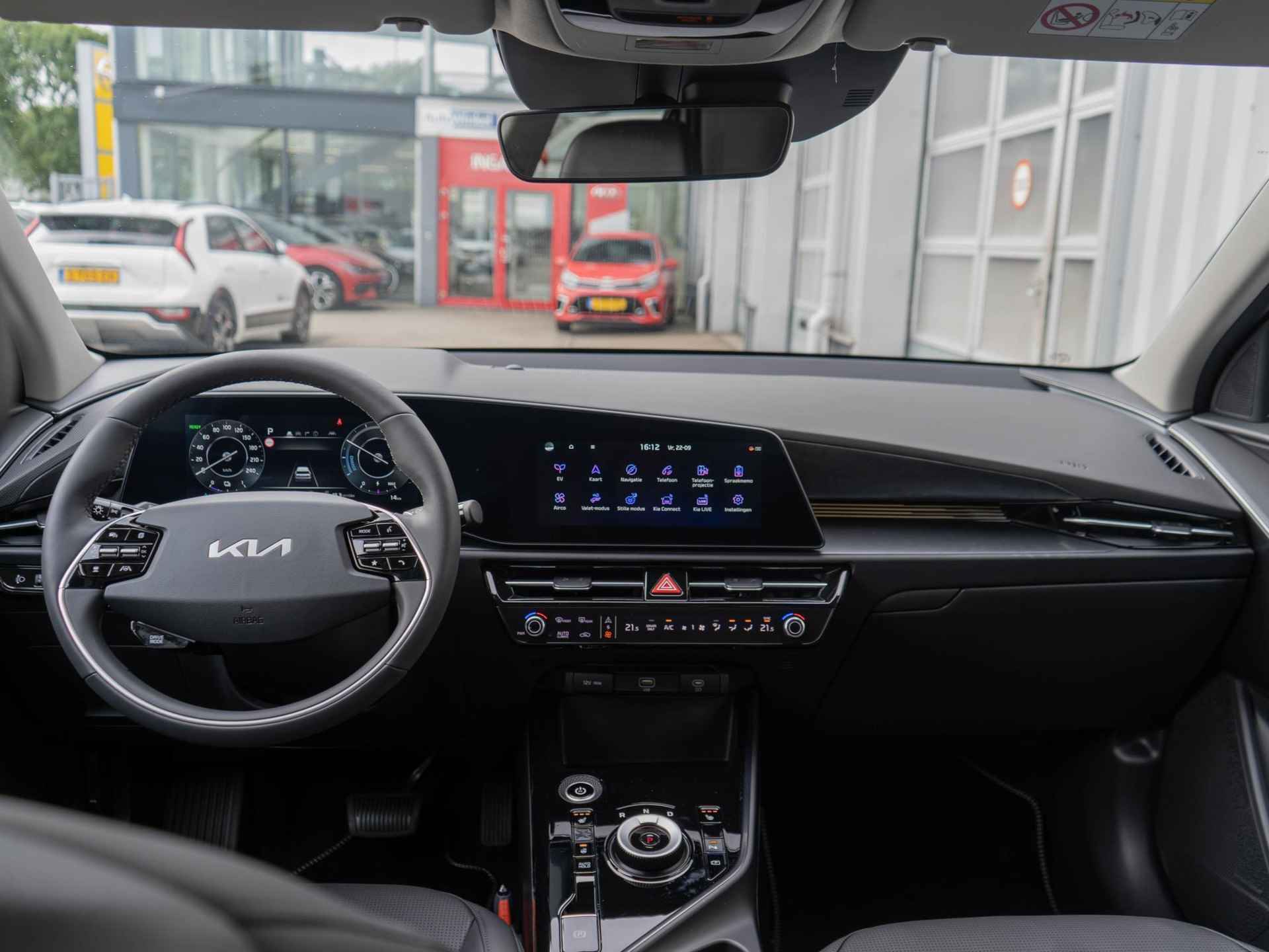 Kia Niro EV DynamicPlusLine 65 kWh | Beschikbaar in overleg | Harman Kardon | Navi | LED | Clima | Camera - 12/35