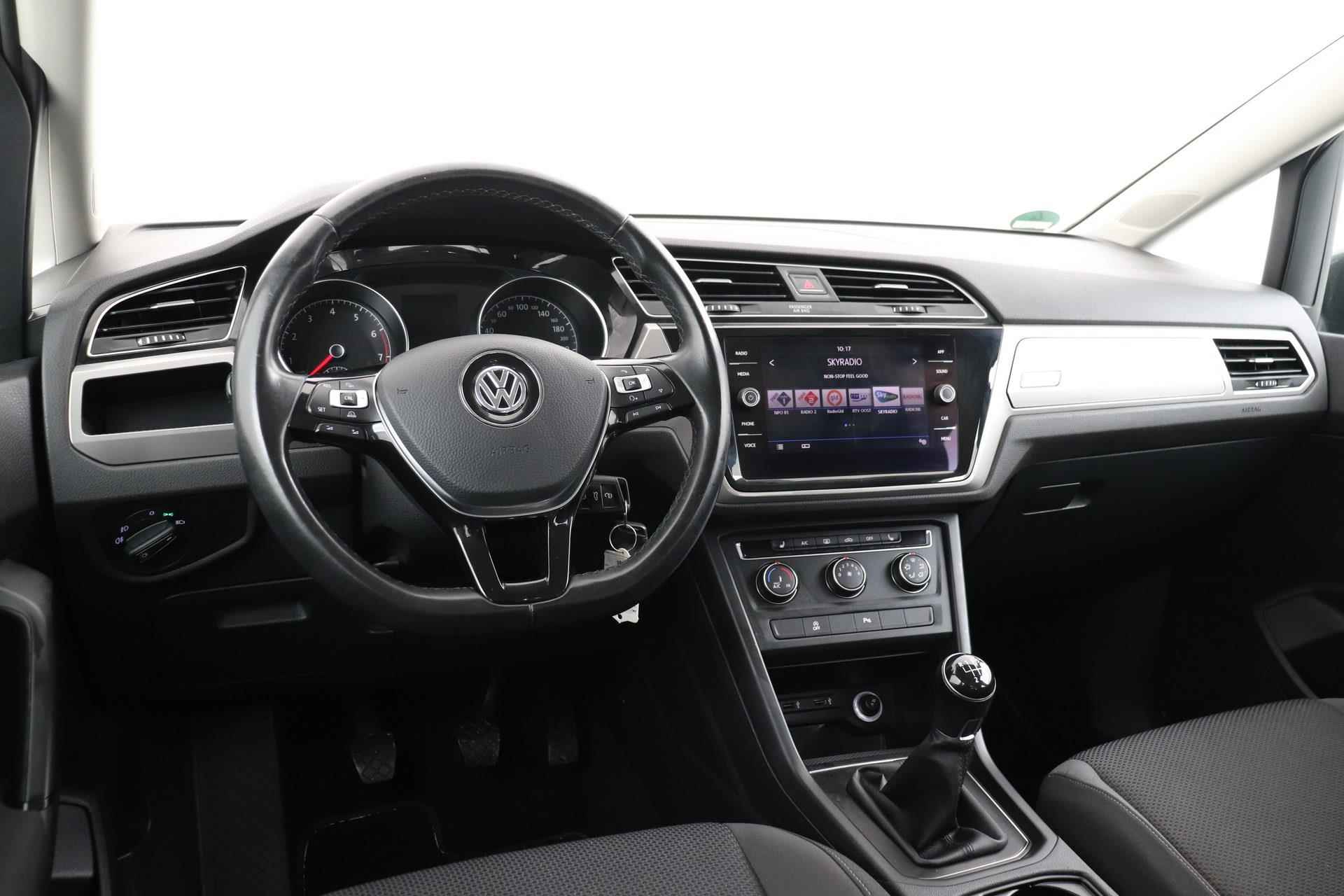 Volkswagen Touran 1.2 TSI Comfortline 7p | Trekhaak | CarPlay | Stoelverwarming | - 14/40