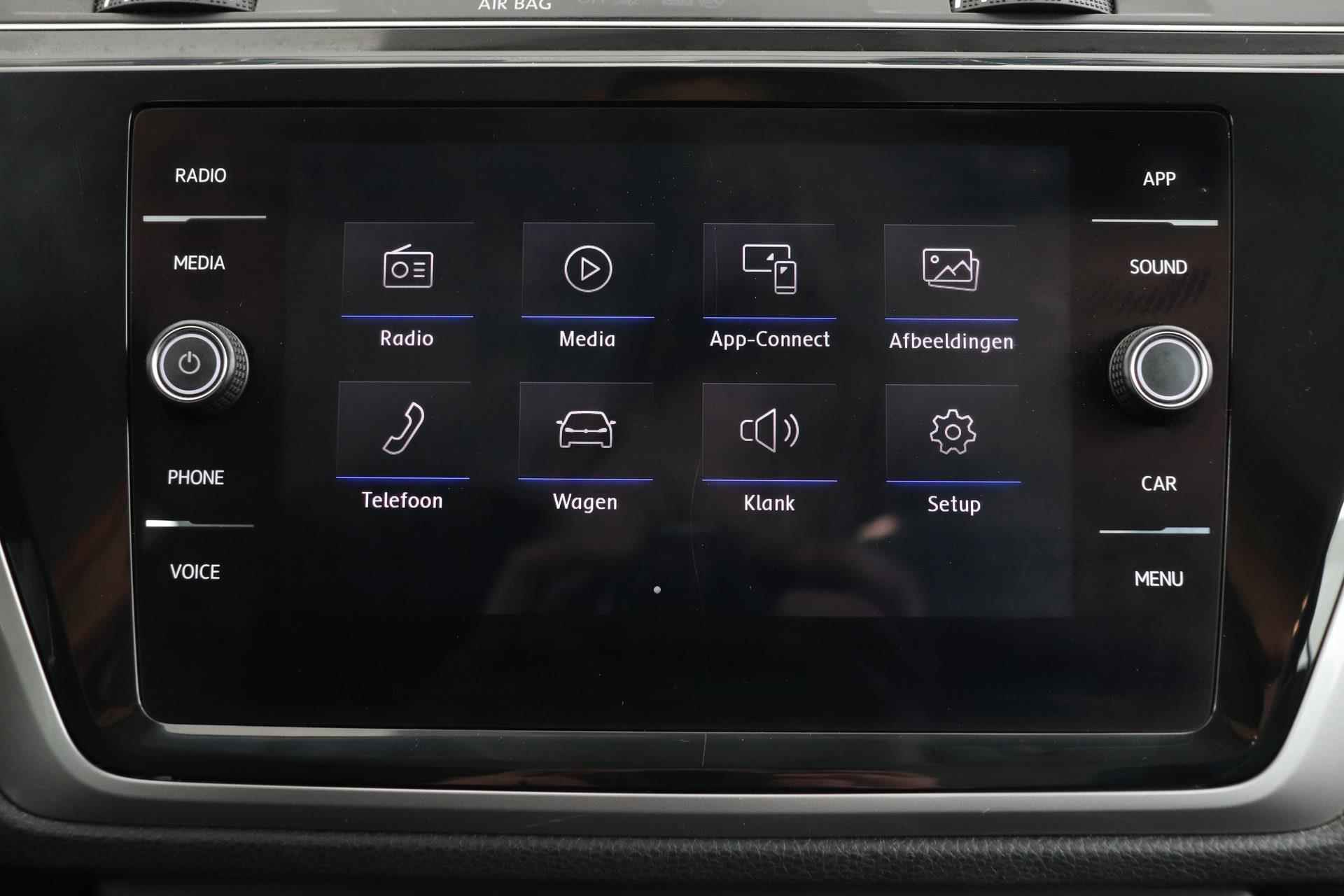 Volkswagen Touran 1.2 TSI Comfortline 7p | Trekhaak | CarPlay | Stoelverwarming | - 19/40