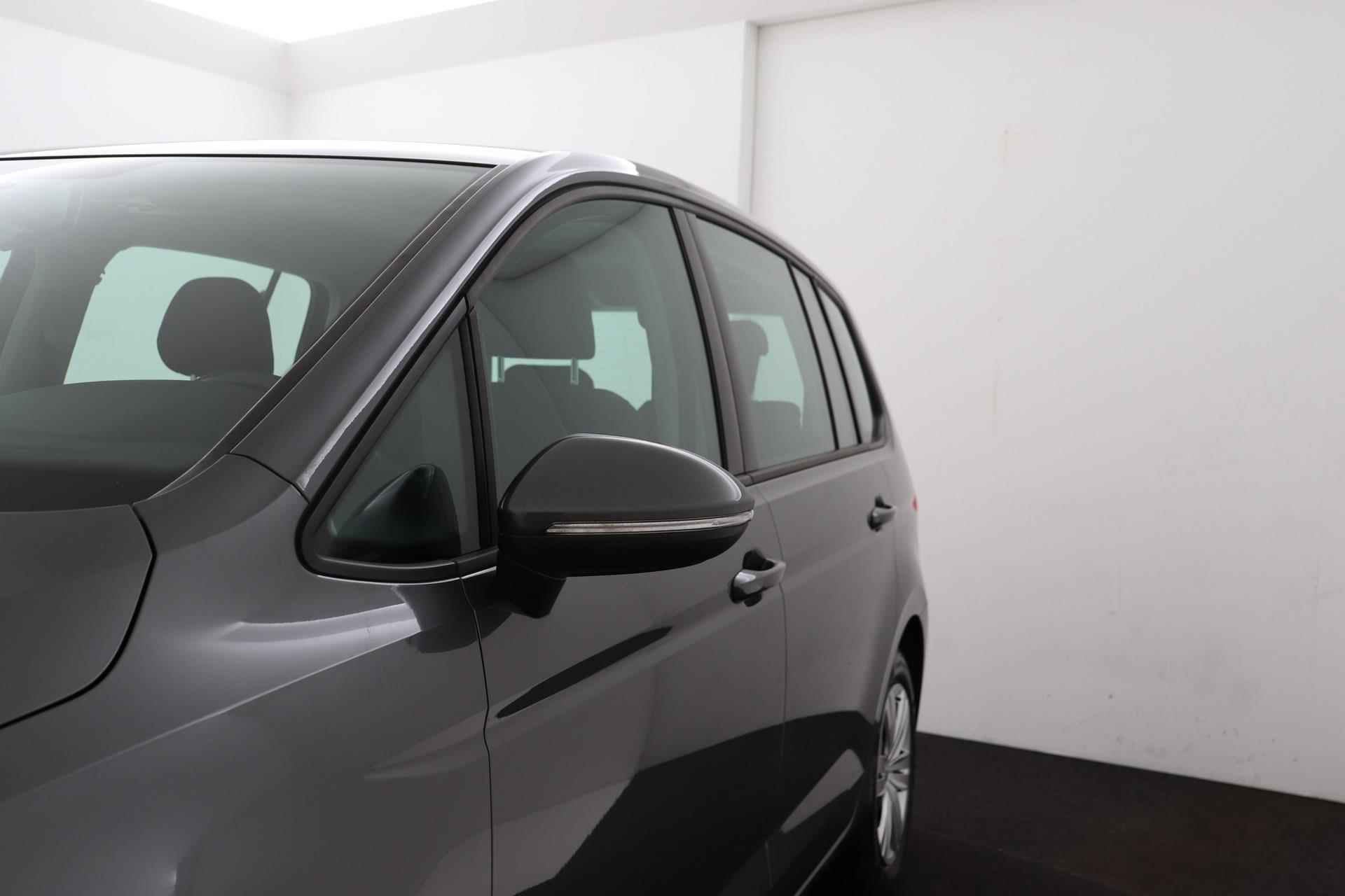 Volkswagen Touran 1.2 TSI Comfortline 7p | Trekhaak | CarPlay | Stoelverwarming | - 35/40