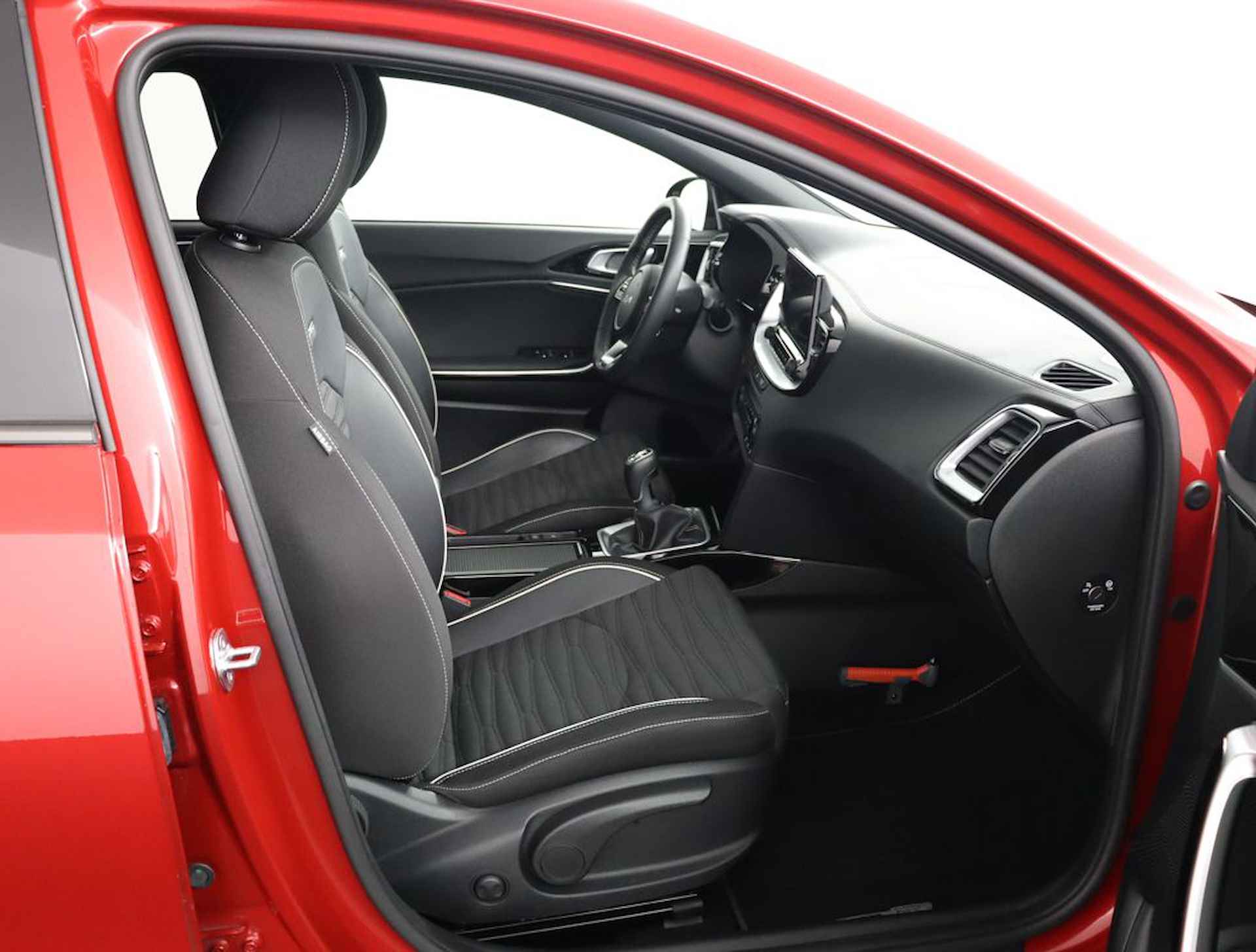 Kia Xceed 1.0 T-GDi GT-Line First Edition - Elektrisch glazen schuif-/kanteldak - Apple Carplay/Android Auto - Fabrieksgarantie tot 03-2030 - 32/74