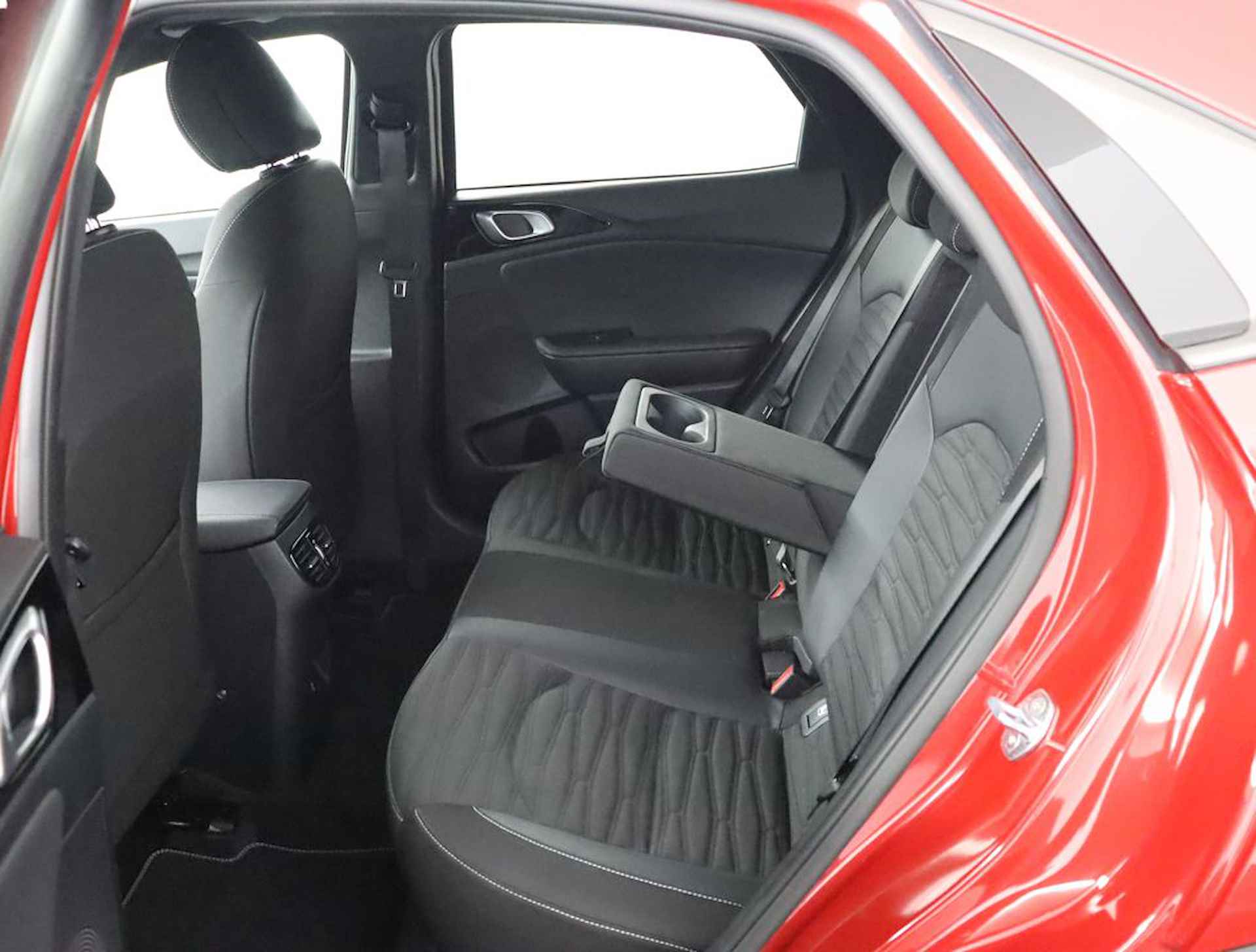Kia Xceed 1.0 T-GDi GT-Line First Edition - Elektrisch glazen schuif-/kanteldak - Apple Carplay/Android Auto - Fabrieksgarantie tot 03-2030 - 47/74