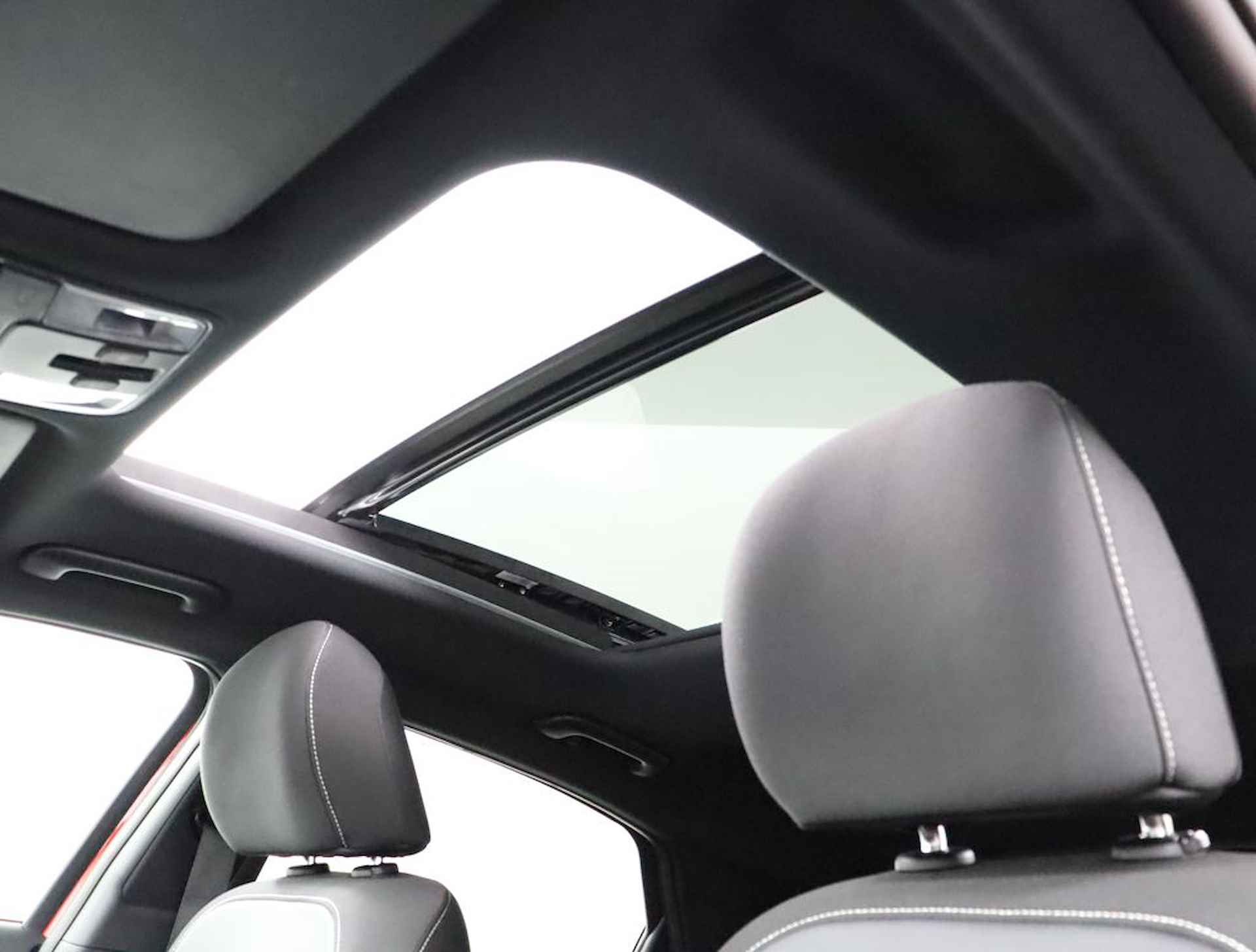 Kia Xceed 1.0 T-GDi GT-Line First Edition - Elektrisch glazen schuif-/kanteldak - Apple Carplay/Android Auto - Fabrieksgarantie tot 03-2030 - 53/74