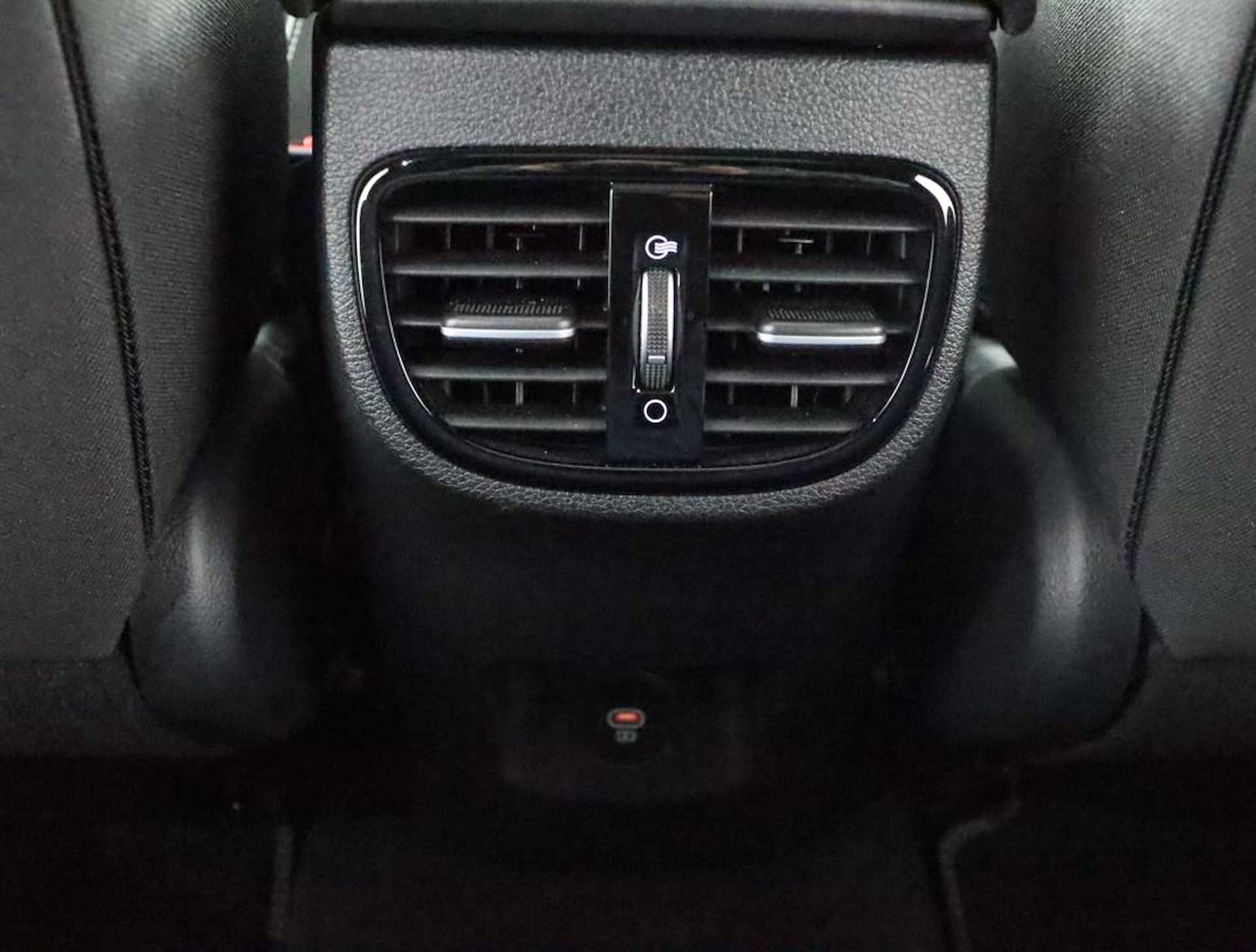 Kia Xceed 1.0 T-GDi GT-Line First Edition - Elektrisch glazen schuif-/kanteldak - Apple Carplay/Android Auto - Fabrieksgarantie tot 03-2030 - 56/74