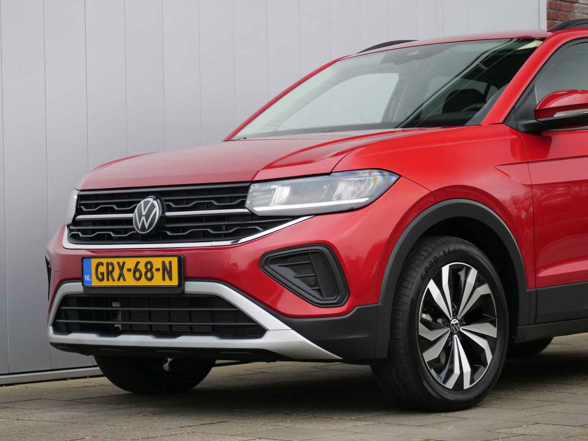 Volkswagen T-Cross 1.0 TSI 116pk Life Edition Automaat LED / Camera / 17 Inch / Apple Carplay - 23/35