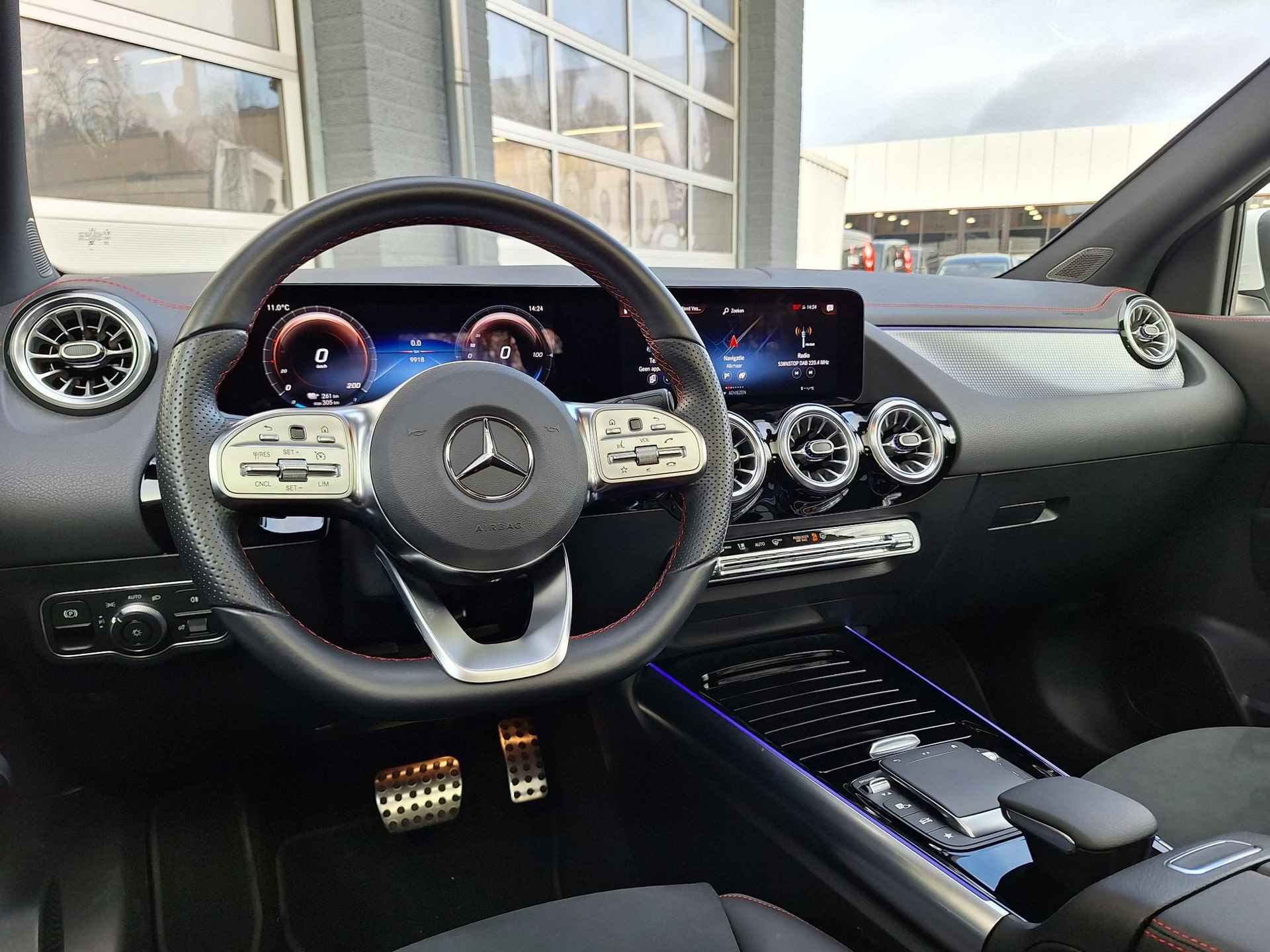 Mercedes-Benz EQA 250+ | Panoramadak | AMG | AMG | Premium | Panoramadak | Achteruitrijcamera | Stoelverwarming | Apple & Android Carplay | Showmodel SALE - 9/46