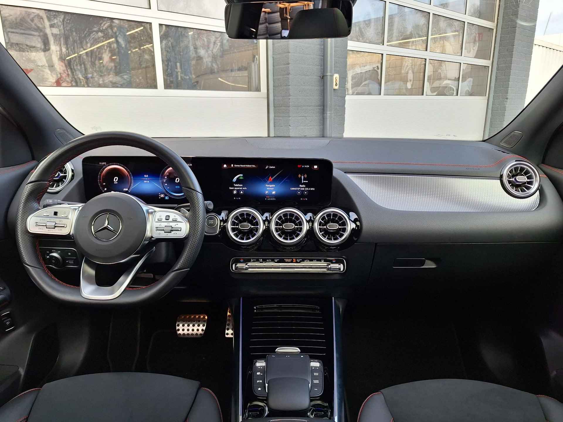 Mercedes-Benz EQA 250+ | Panoramadak | AMG | AMG | Premium | Panoramadak | Achteruitrijcamera | Stoelverwarming | Apple & Android Carplay | Showmodel SALE - 10/46