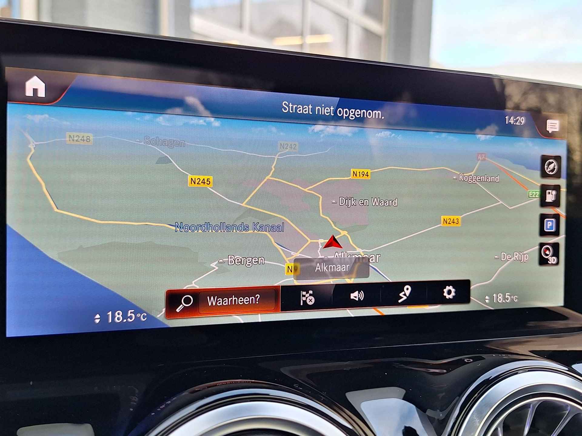 Mercedes-Benz EQA 250+ | Panoramadak | AMG | AMG | Premium | Panoramadak | Achteruitrijcamera | Stoelverwarming | Apple & Android Carplay | Showmodel SALE - 25/46