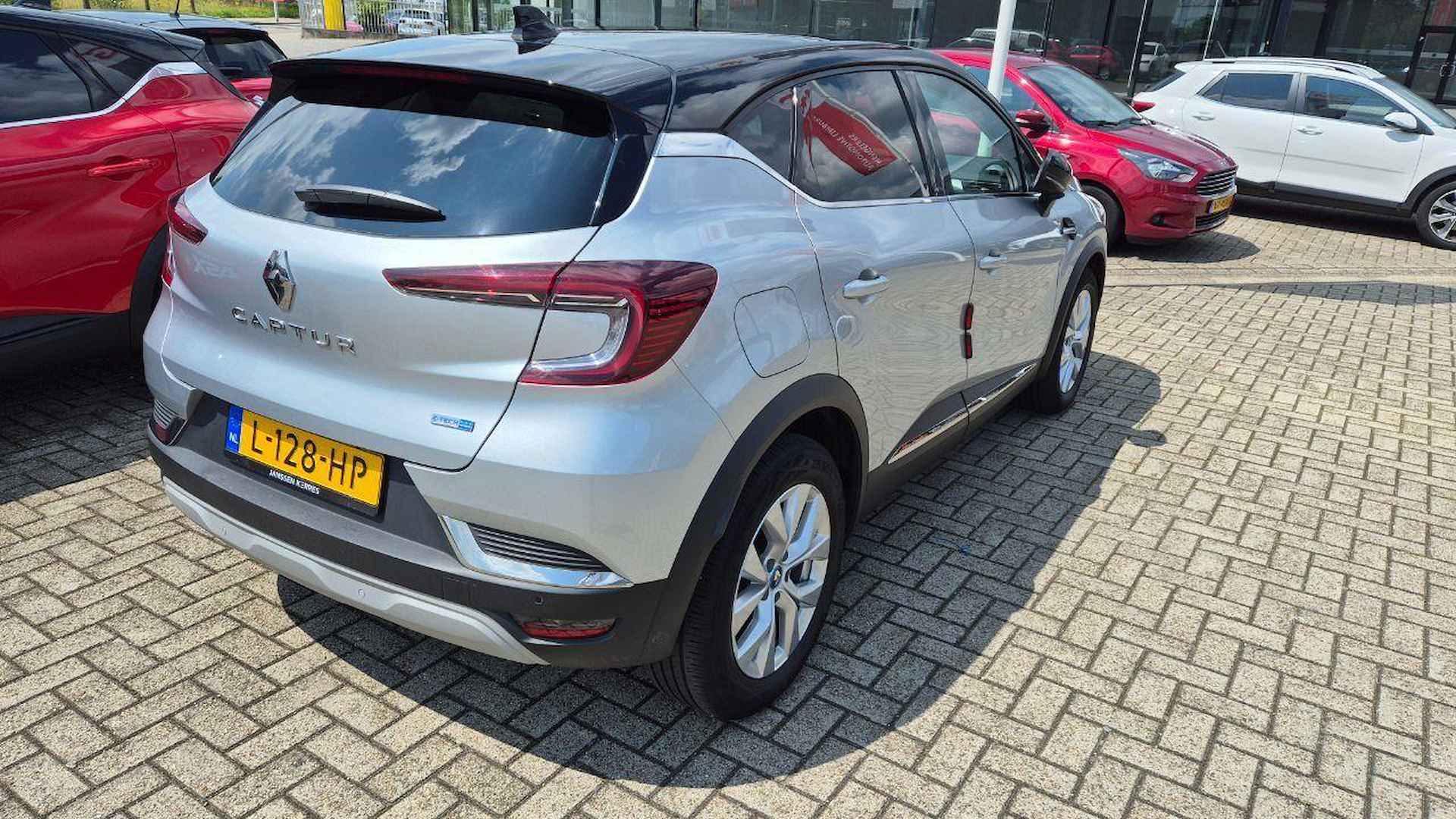 Renault Captur 1.6 E-Tech Plug-in Hybrid 160 Intens - 3/17