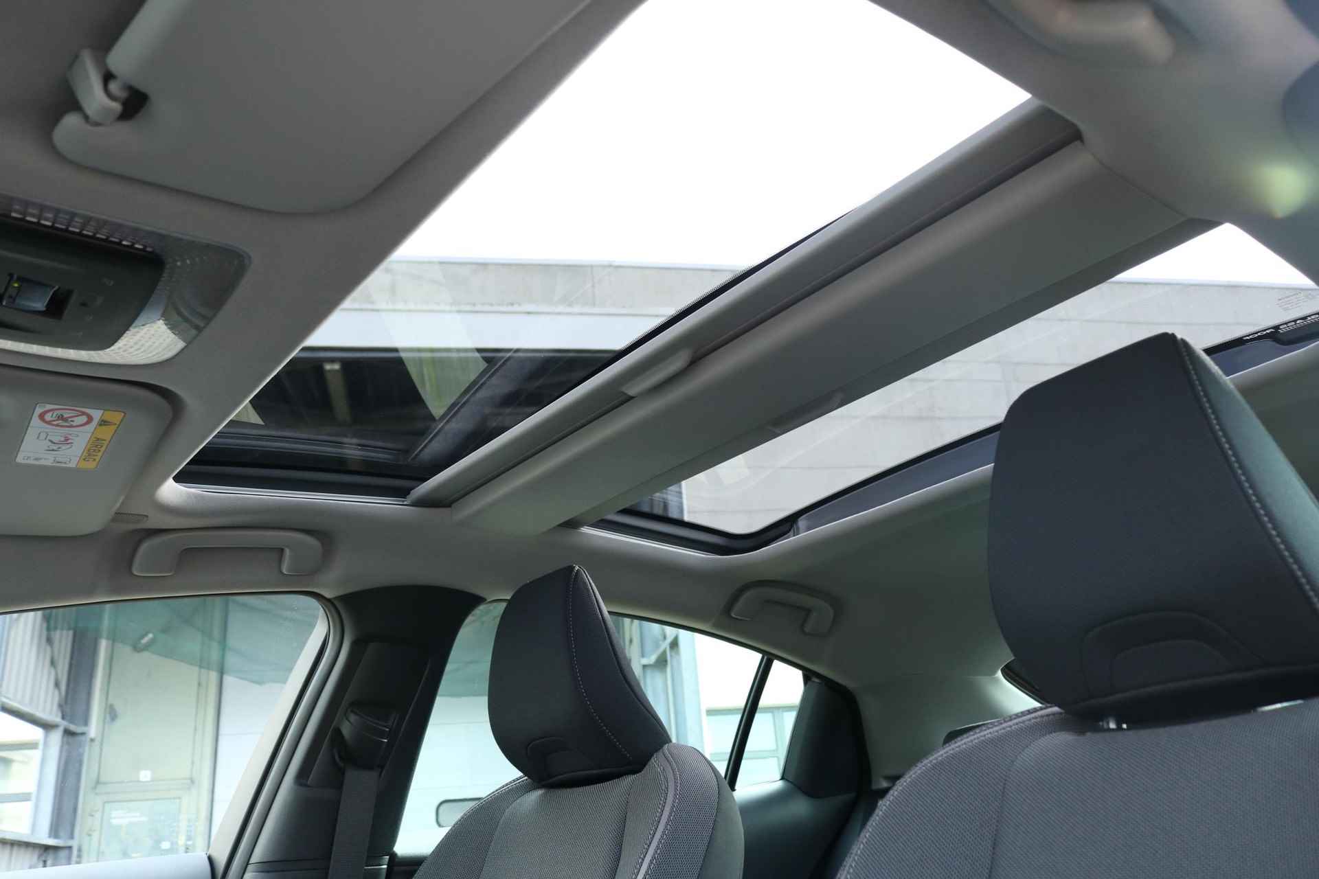 Toyota Prius 2.0 Plug-in Executive, Panorama-dak, NIEUW , Direct leverbaar - 11/50