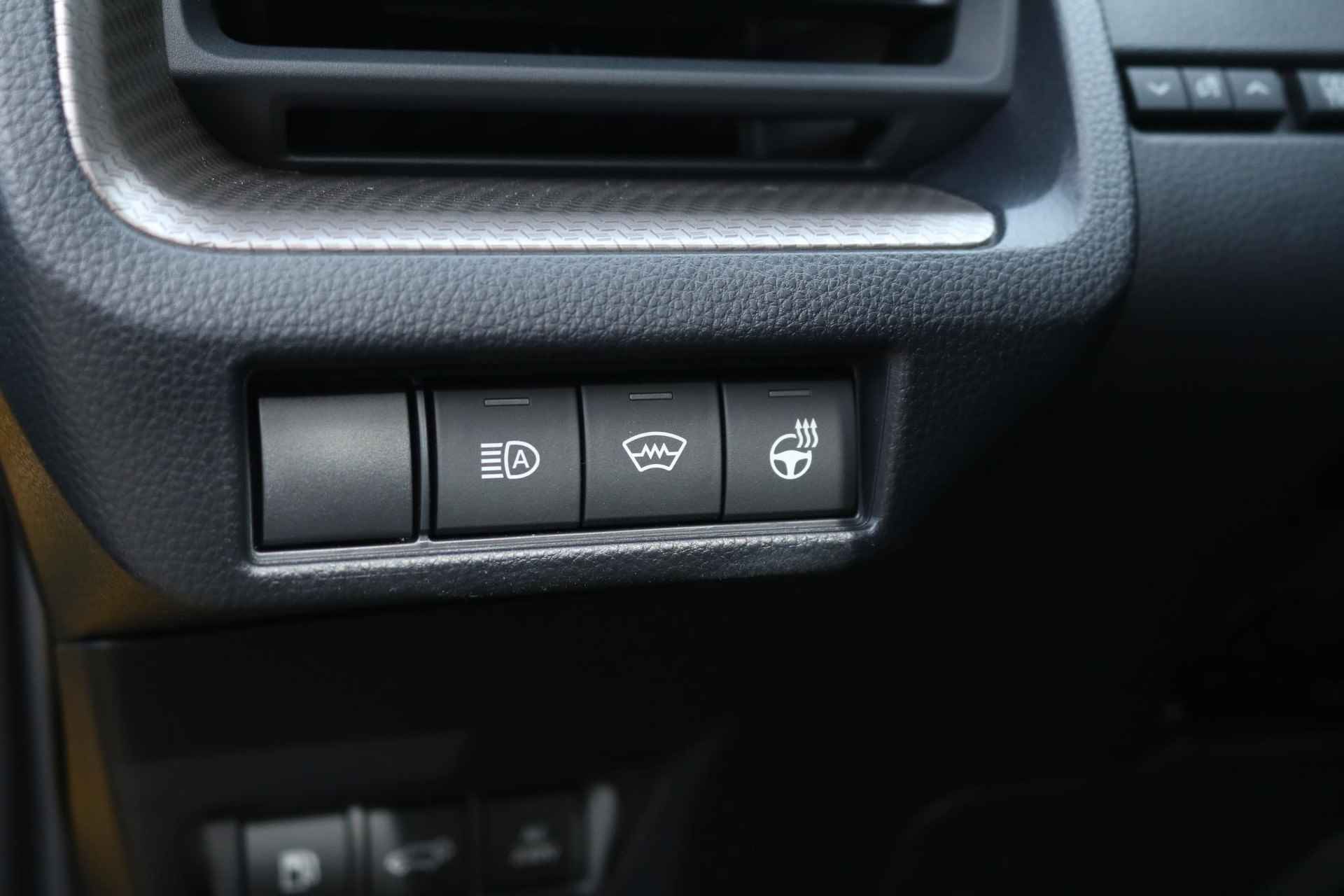 Toyota Prius 2.0 Plug-in Executive, Panorama-dak, NIEUW , Direct leverbaar - 16/50