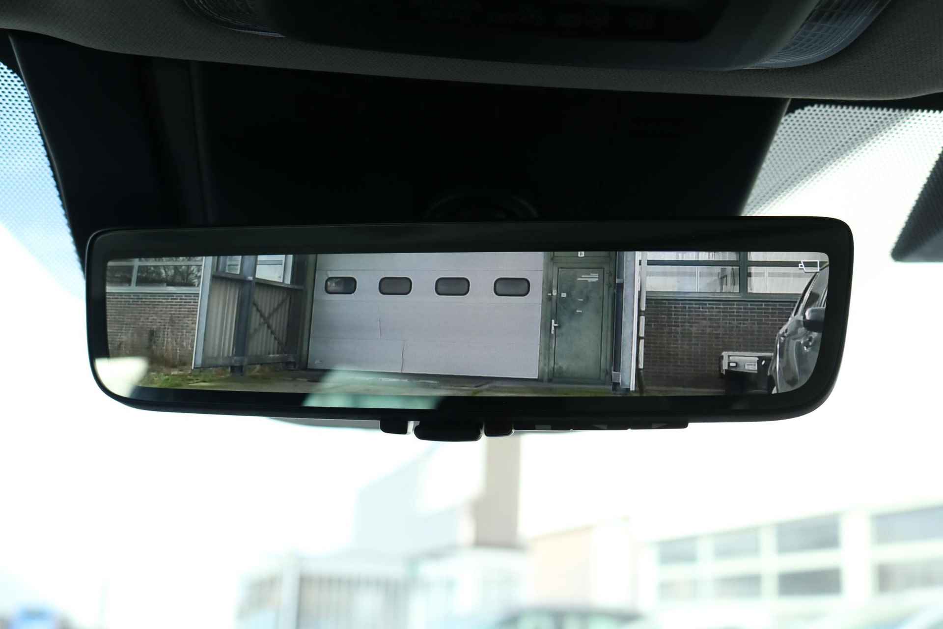 Toyota Prius 2.0 Plug-in Executive, Panorama-dak, NIEUW , Direct leverbaar - 36/50