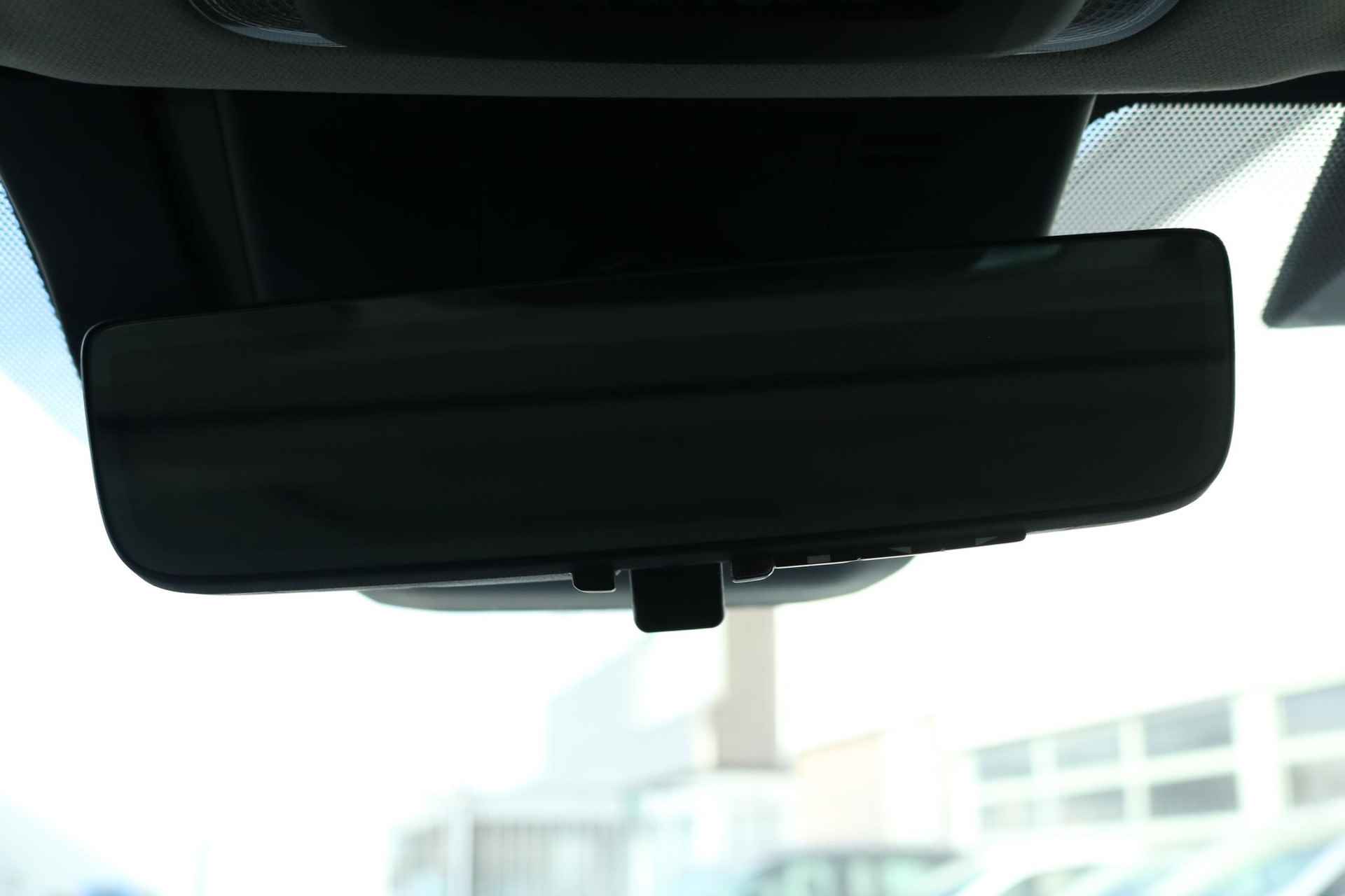 Toyota Prius 2.0 Plug-in Executive, Panorama-dak, NIEUW , Direct leverbaar - 37/50
