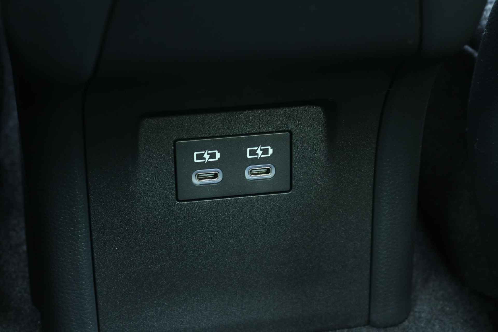 Toyota Prius 2.0 Plug-in Executive, Panorama-dak, NIEUW , Direct leverbaar - 45/50