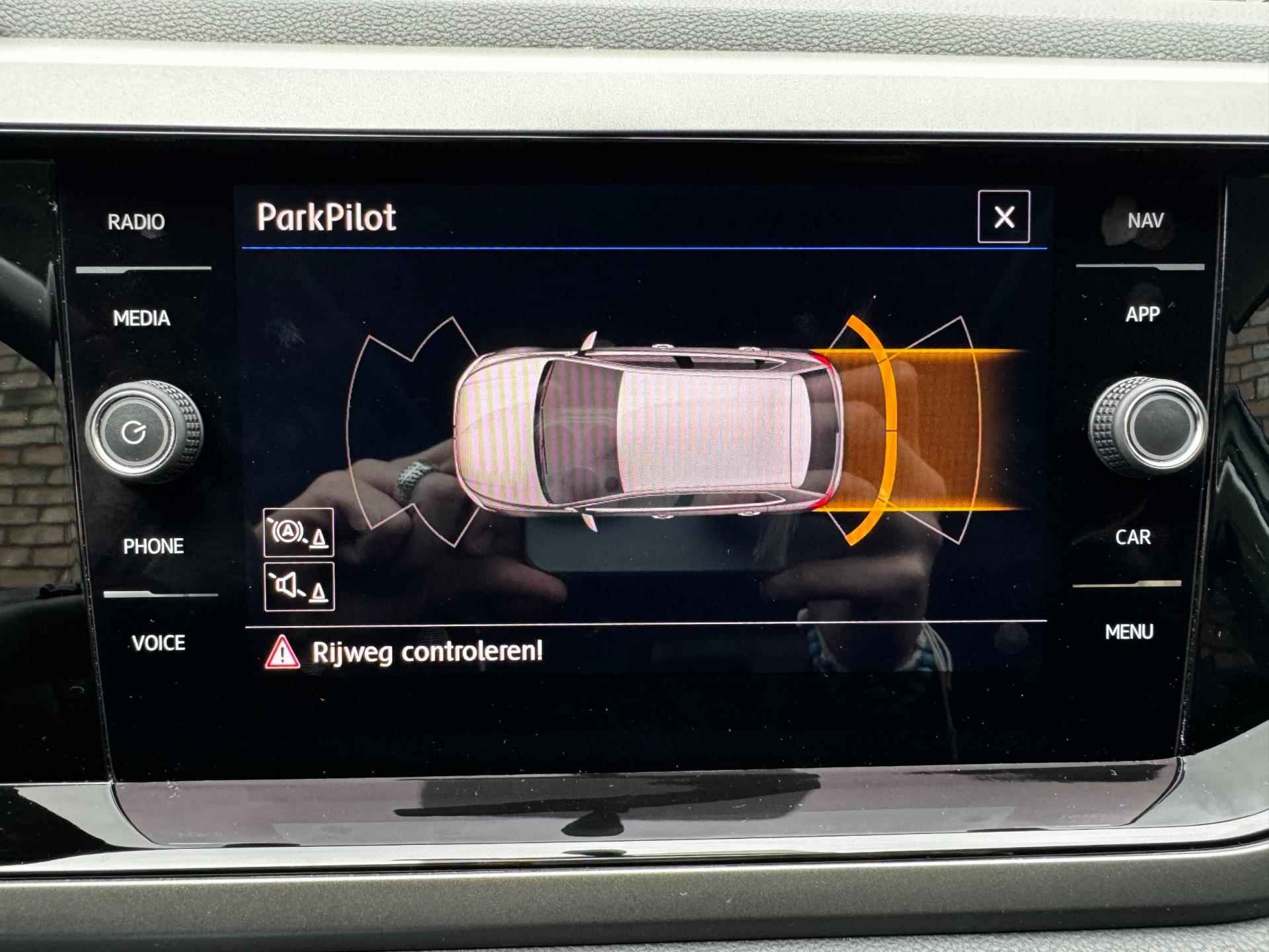 Volkswagen Polo 1.0 TSI Comfortline Business / 116 PK / Panoramadak / Navigatie / Adaptive Cruise / PDC voor + achter / NED-Polo - 25/55