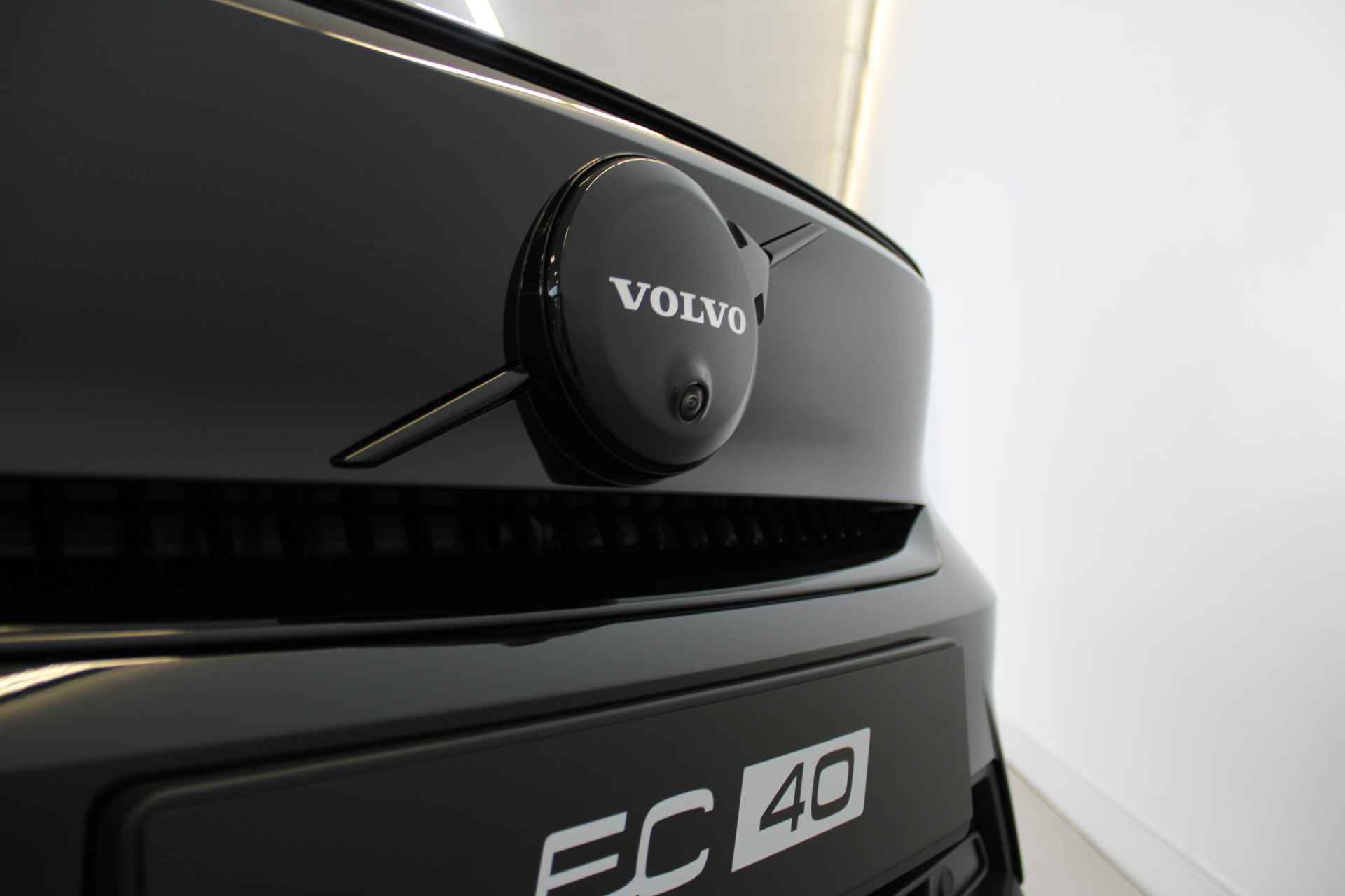 Volvo EC40 Extended Range 252PK Plus Black Edition 82kWh | Pixel LED | 360º view | HK Audio | Warmtepomp - 11/56