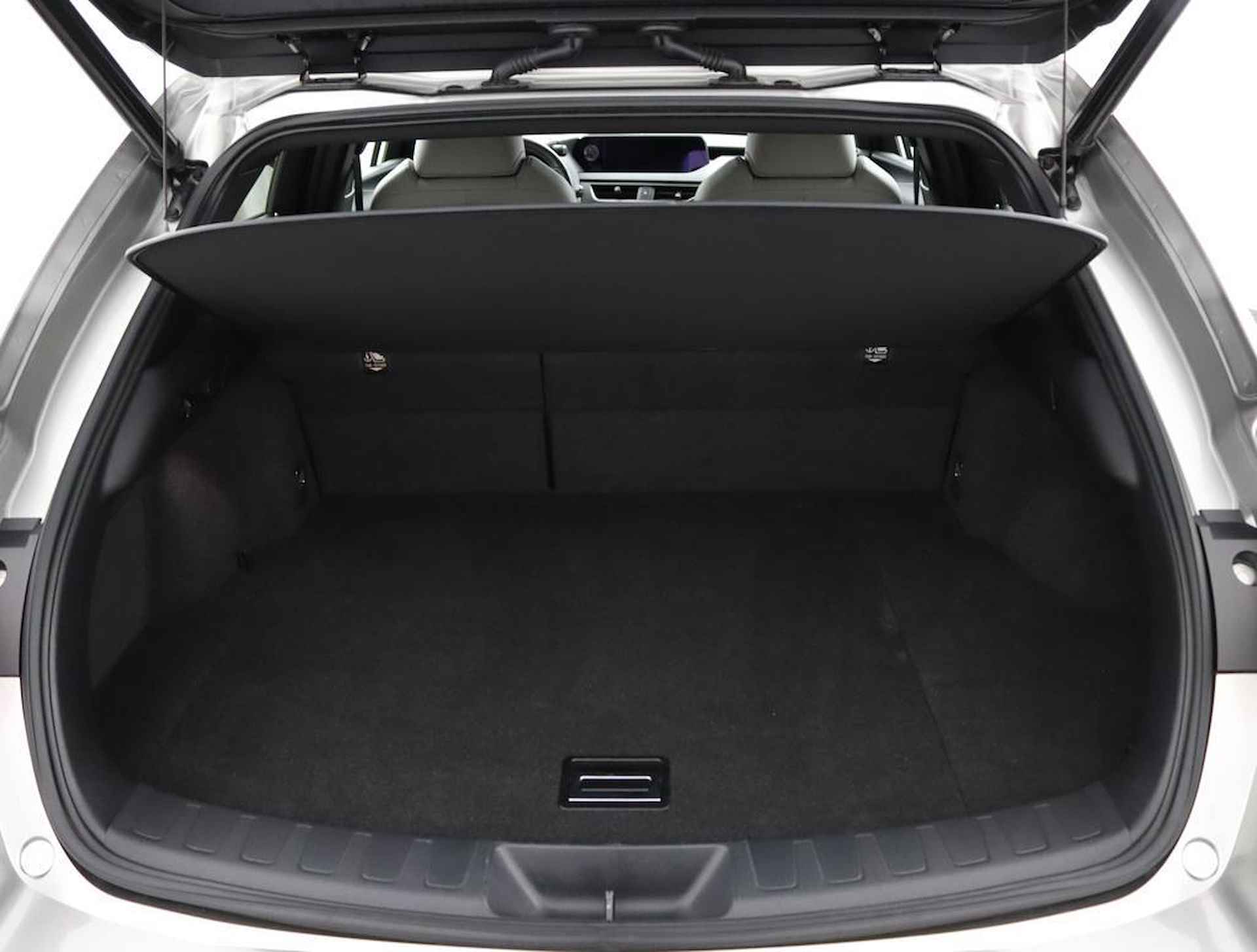 Lexus UX 250h Executive Line | Stoelkoeling | Head-Up Display| Elektrisch bedienbare achterklep | - 23/59