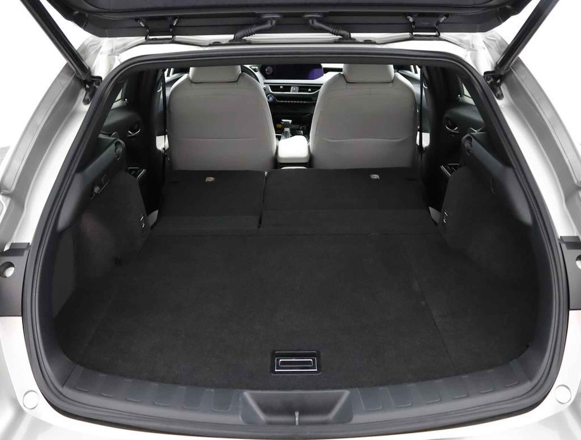 Lexus UX 250h Executive Line | Stoelkoeling | Head-Up Display| Elektrisch bedienbare achterklep | - 25/59