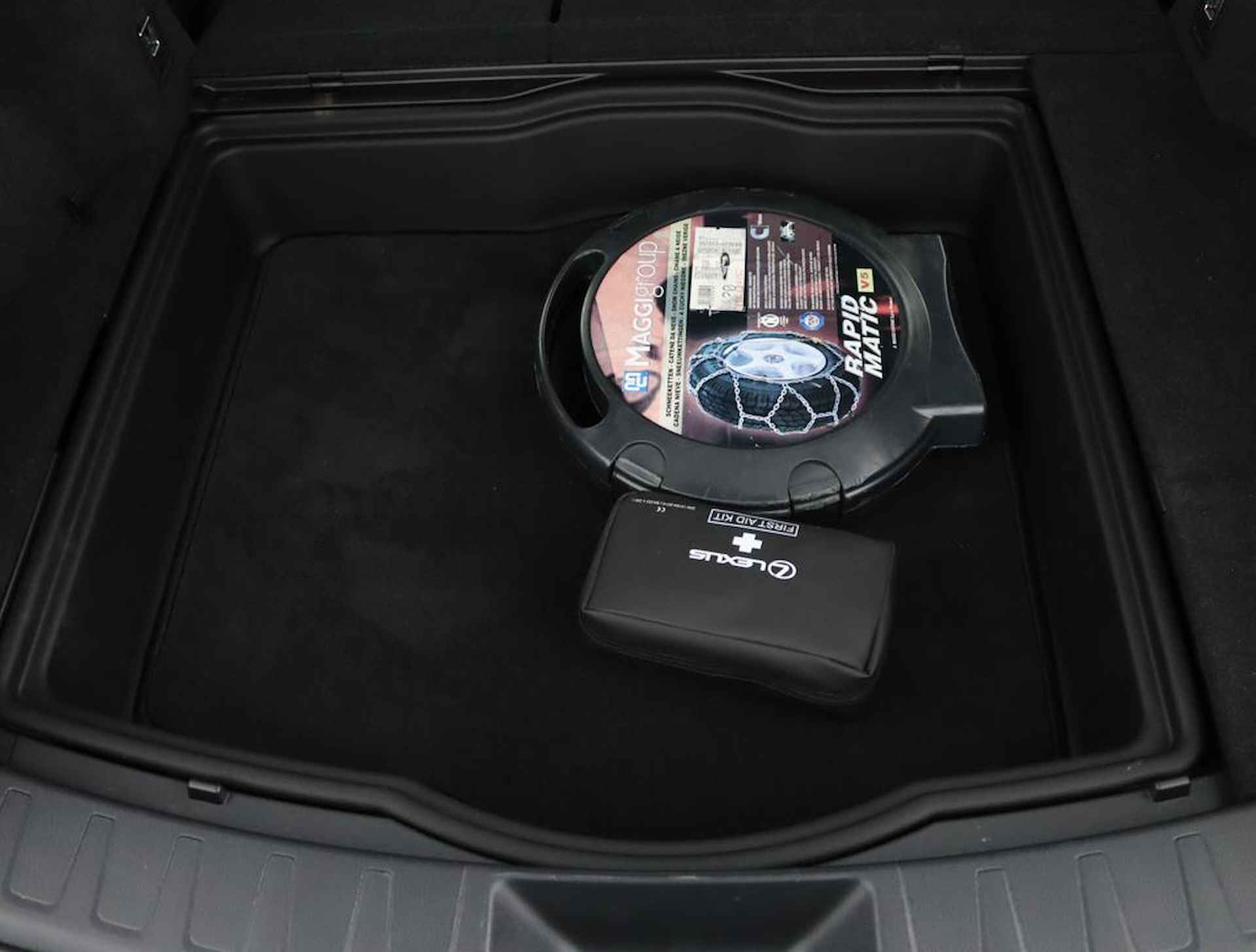 Lexus UX 250h Executive Line | Stoelkoeling | Head-Up Display| Elektrisch bedienbare achterklep | - 33/59
