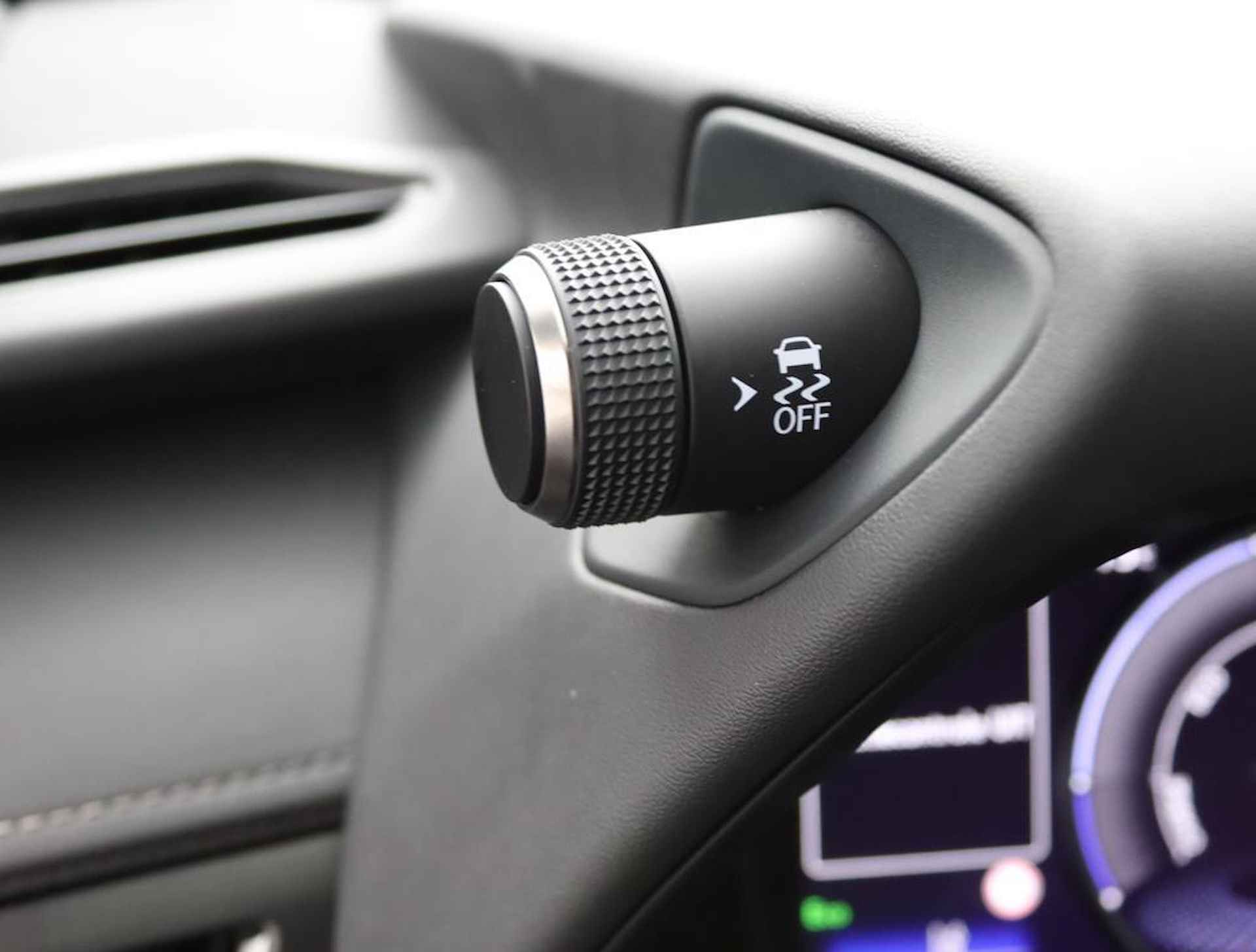 Lexus UX 250h Executive Line | Stoelkoeling | Head-Up Display| Elektrisch bedienbare achterklep | - 48/59