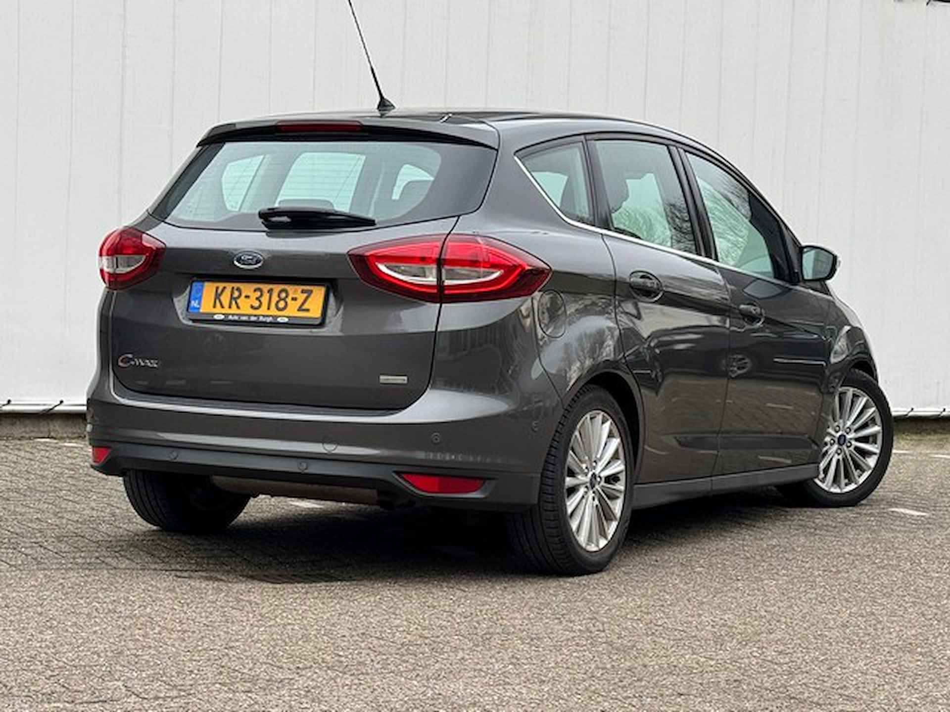 Ford C-MAX 1.5 Titanium 150PK met Navigatie + CarPlay, Park Assist, All Season banden - 2/25