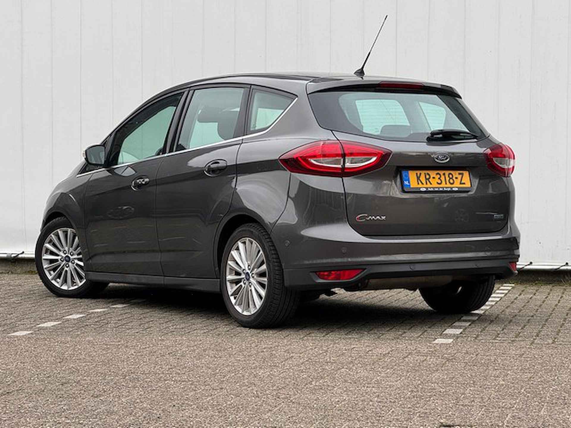 Ford C-MAX 1.5 Titanium 150PK met Navigatie + CarPlay, Park Assist, All Season banden - 4/25