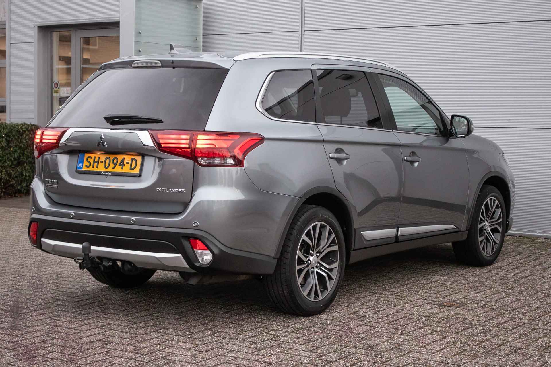 Mitsubishi Outlander 2.0 Connect Pro automaat All-in rijklaarprijs | Dealer onderh. | Trekhaak | Nav | Leer | Cam - 3/41