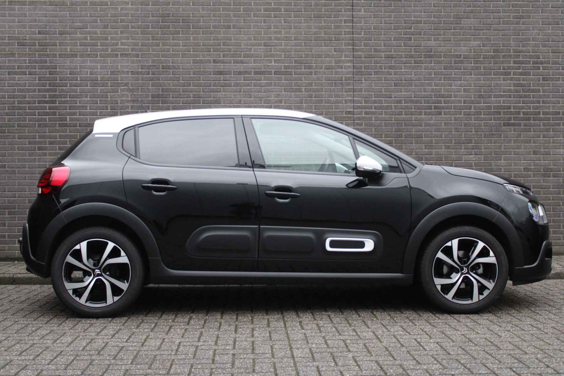 Citroën C3 1.2 PureTech Feel Edition Navigatie, Cruise/Climate Control, Trekhaak, Apple carplay/Android auto, LM Velgen, - 4/33