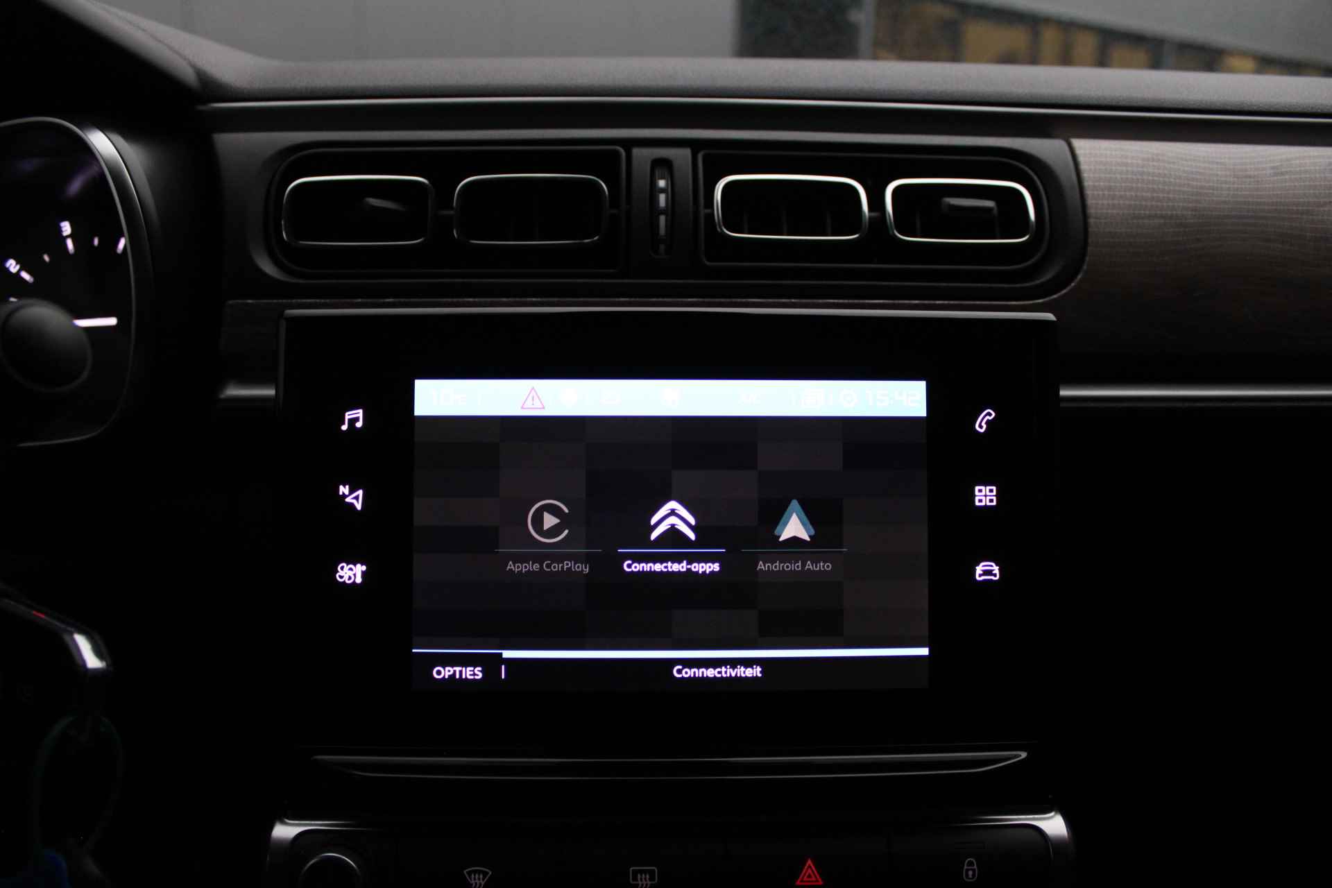 Citroën C3 1.2 PureTech Feel Edition Navigatie, Cruise/Climate Control, Trekhaak, Apple carplay/Android auto, LM Velgen, - 20/33