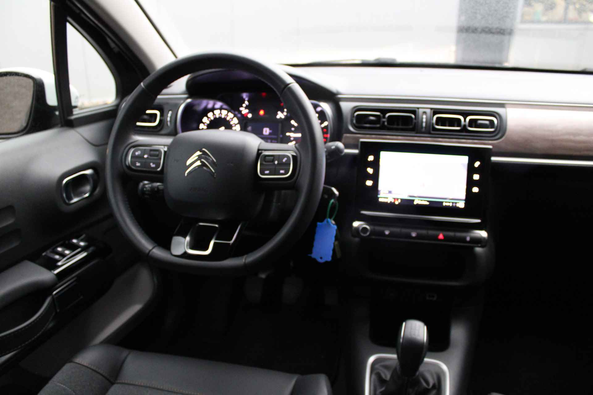 Citroën C3 1.2 PureTech Feel Edition Navigatie, Cruise/Climate Control, Trekhaak, Apple carplay/Android auto, LM Velgen, - 24/33