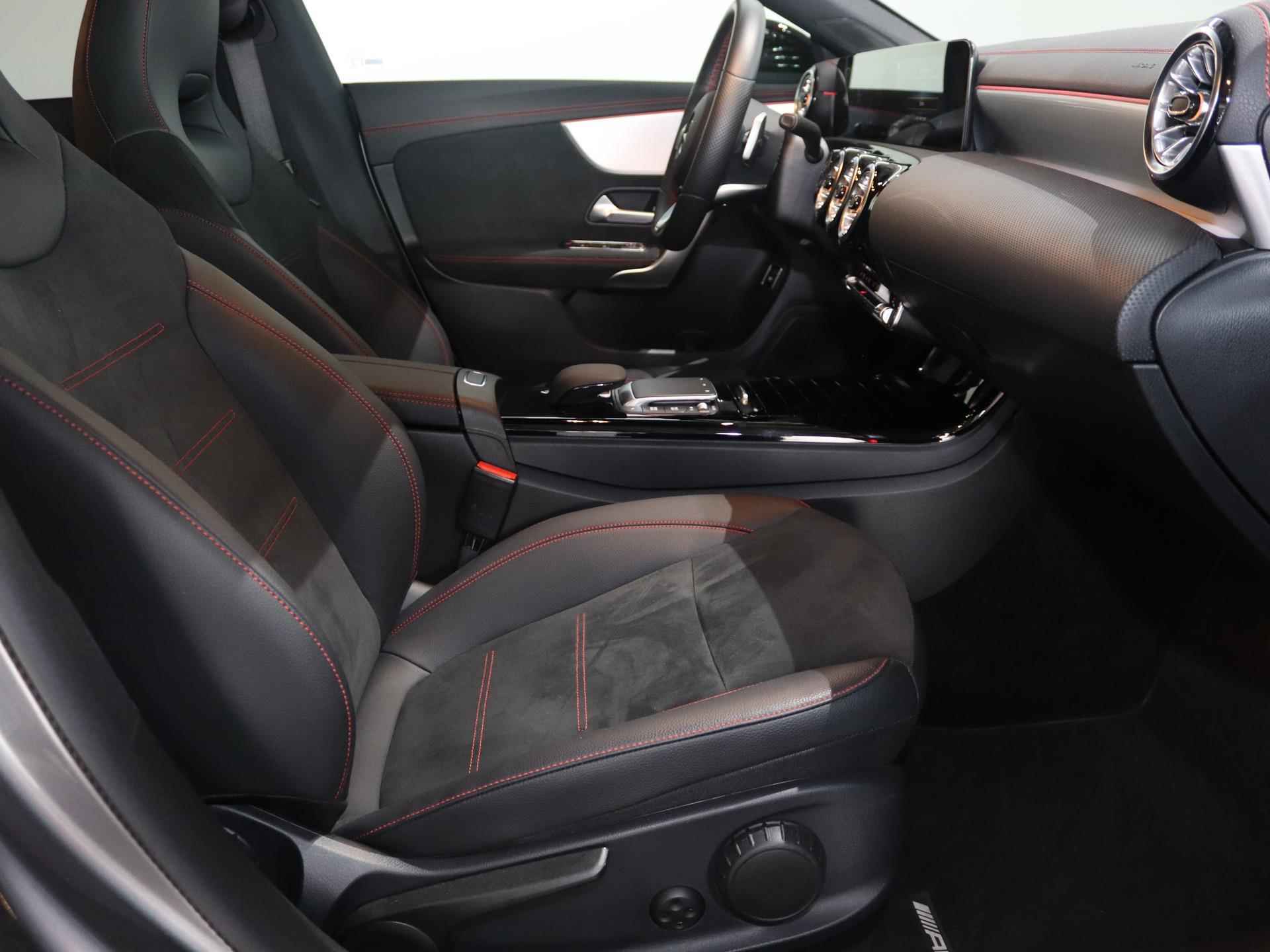 Mercedes-Benz CLA-klasse 180 Business Solution AMG | Panorama-schuifdak | Sfeerverlichting | KEYLESS GO | Stoelverwarming | Achteruitrijcamera - 9/25