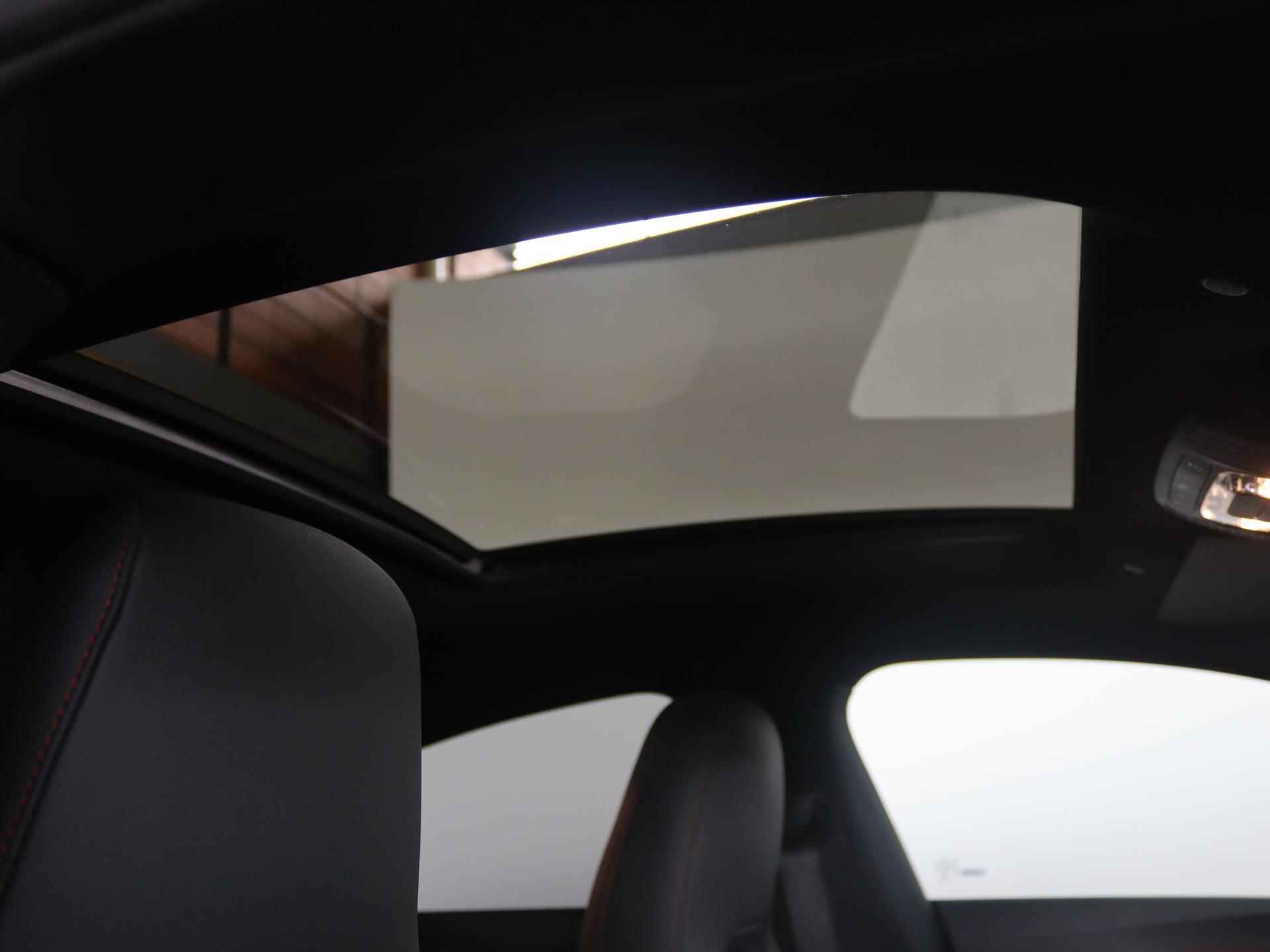 Mercedes-Benz CLA-klasse 180 Business Solution AMG | Panorama-schuifdak | Sfeerverlichting | KEYLESS GO | Stoelverwarming | Achteruitrijcamera - 10/25