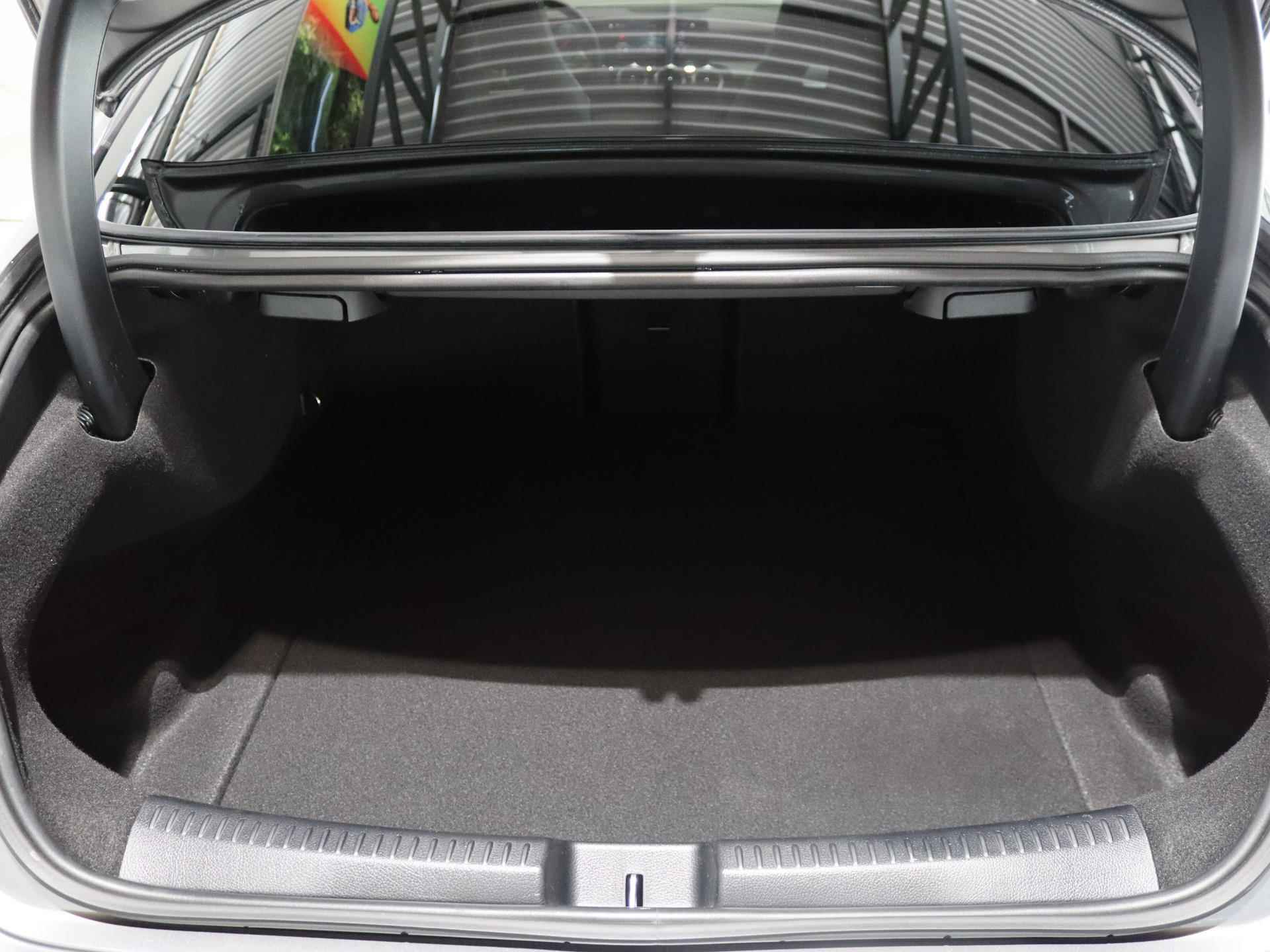 Mercedes-Benz CLA-klasse 180 Business Solution AMG | Panorama-schuifdak | Sfeerverlichting | KEYLESS GO | Stoelverwarming | Achteruitrijcamera - 13/25