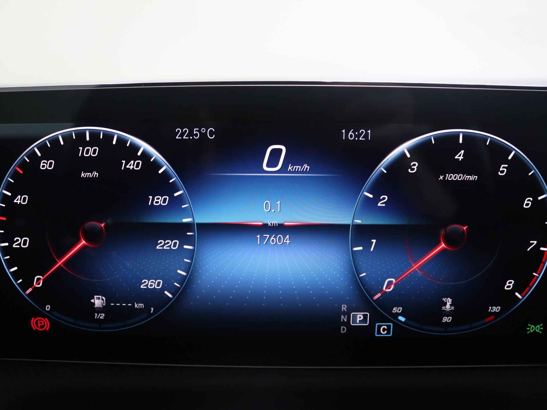 Mercedes-Benz CLA-klasse 180 Business Solution AMG | Panorama-schuifdak | Sfeerverlichting | KEYLESS GO | Stoelverwarming | Achteruitrijcamera - 16/25