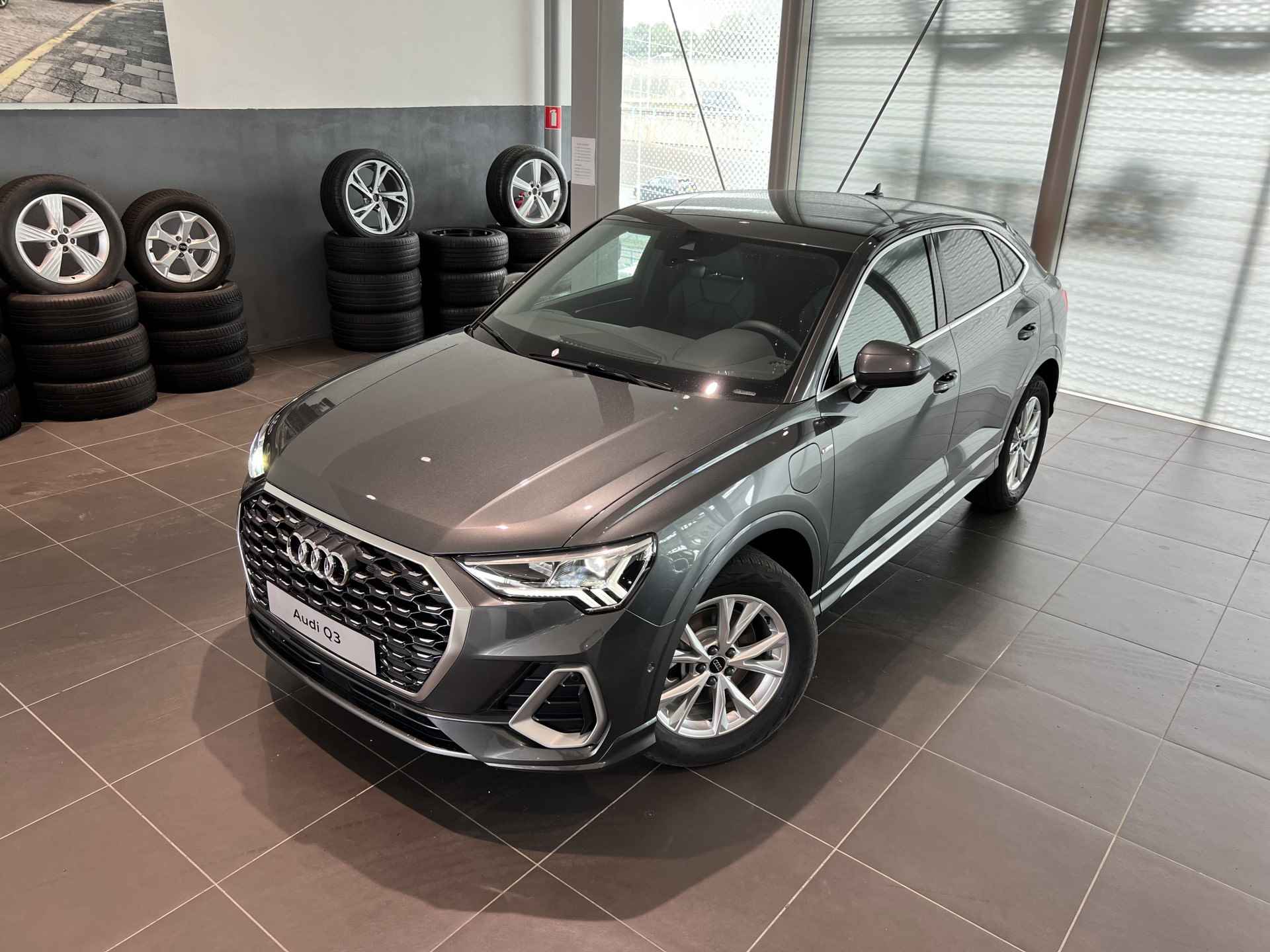 Audi Q3 Sportback 45 TFSIe 245 pk S Edition | Keyless entry | Adaptive cruise control | Ambient light - 2/31