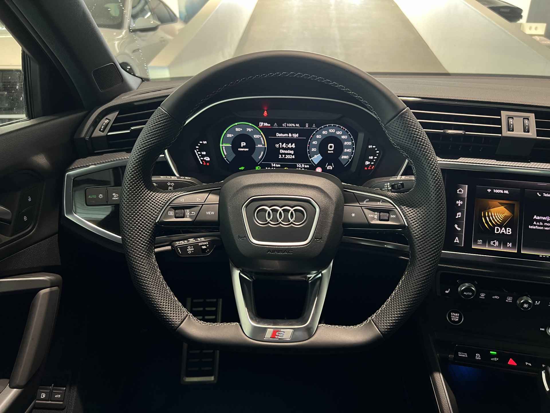 Audi Q3 Sportback 45 TFSIe 245 pk S Edition | Keyless entry | Adaptive cruise control | Ambient light - 21/31