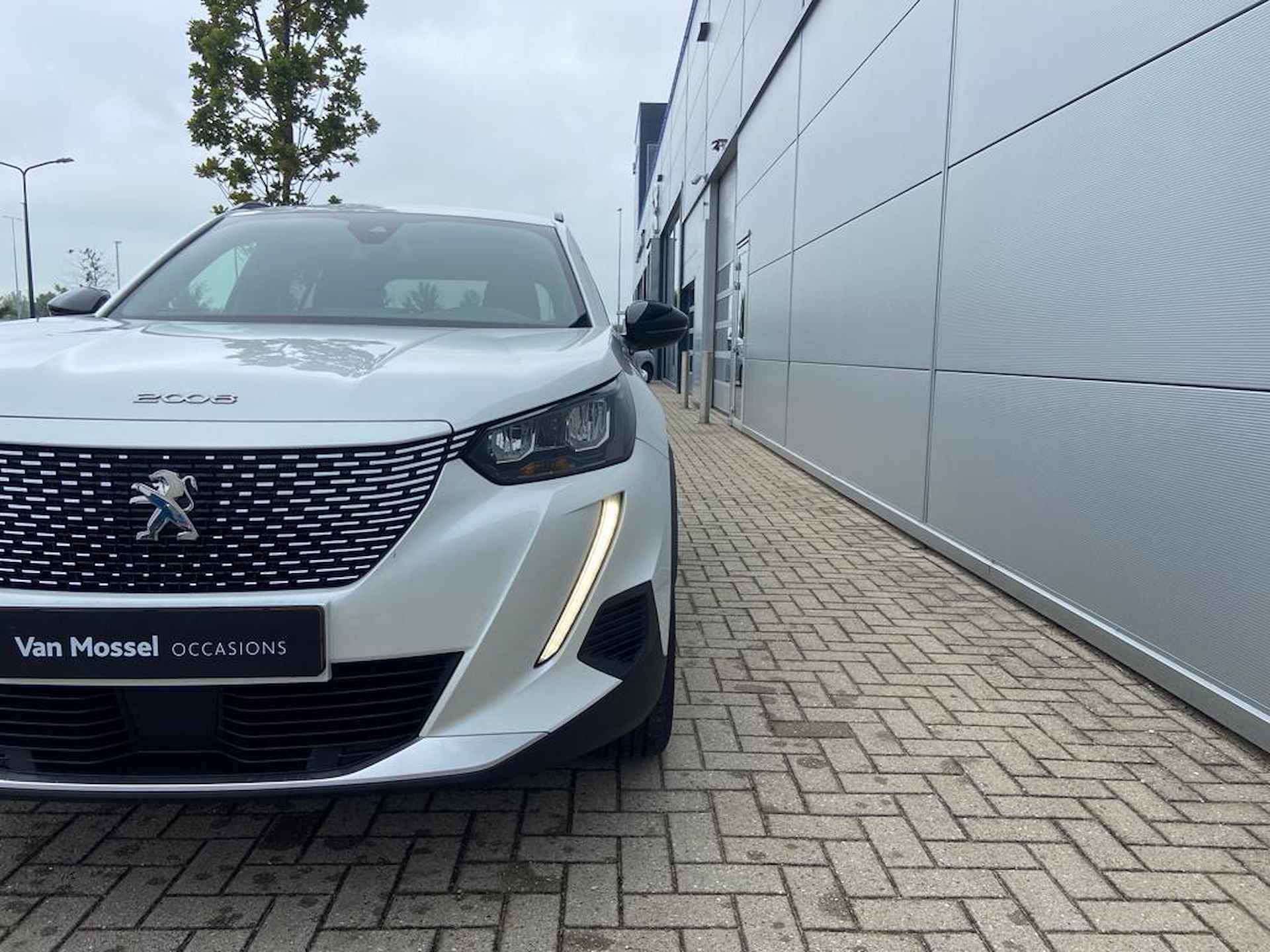 Peugeot e-2008 EV Allure 50 kWh | Apple Carplay | Cruisecontrol | 16% bijtelling | Direct leverbaar | Parkeerhulp | - 11/33