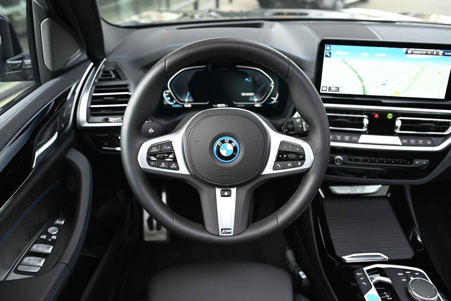 BMW iX3 High Executive / Trekhaak / Sportstoelen / Stoelverwarming / Adaptieve LED / Head-Up / Driving Assistant Professional / Harman Kardon - 11/38