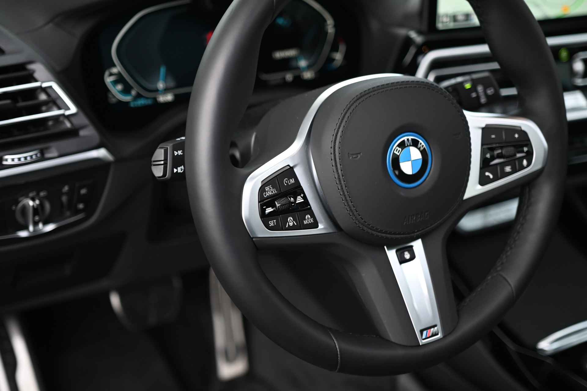 BMW iX3 High Executive / Trekhaak / Sportstoelen / Stoelverwarming / Adaptieve LED / Head-Up / Driving Assistant Professional / Harman Kardon - 19/38