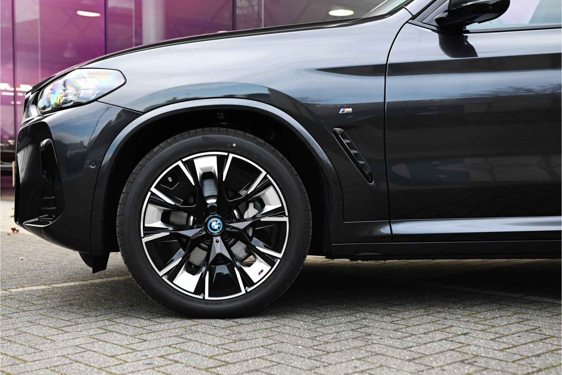 BMW iX3 High Executive / Trekhaak / Sportstoelen / Stoelverwarming / Adaptieve LED / Head-Up / Driving Assistant Professional / Harman Kardon - 21/38