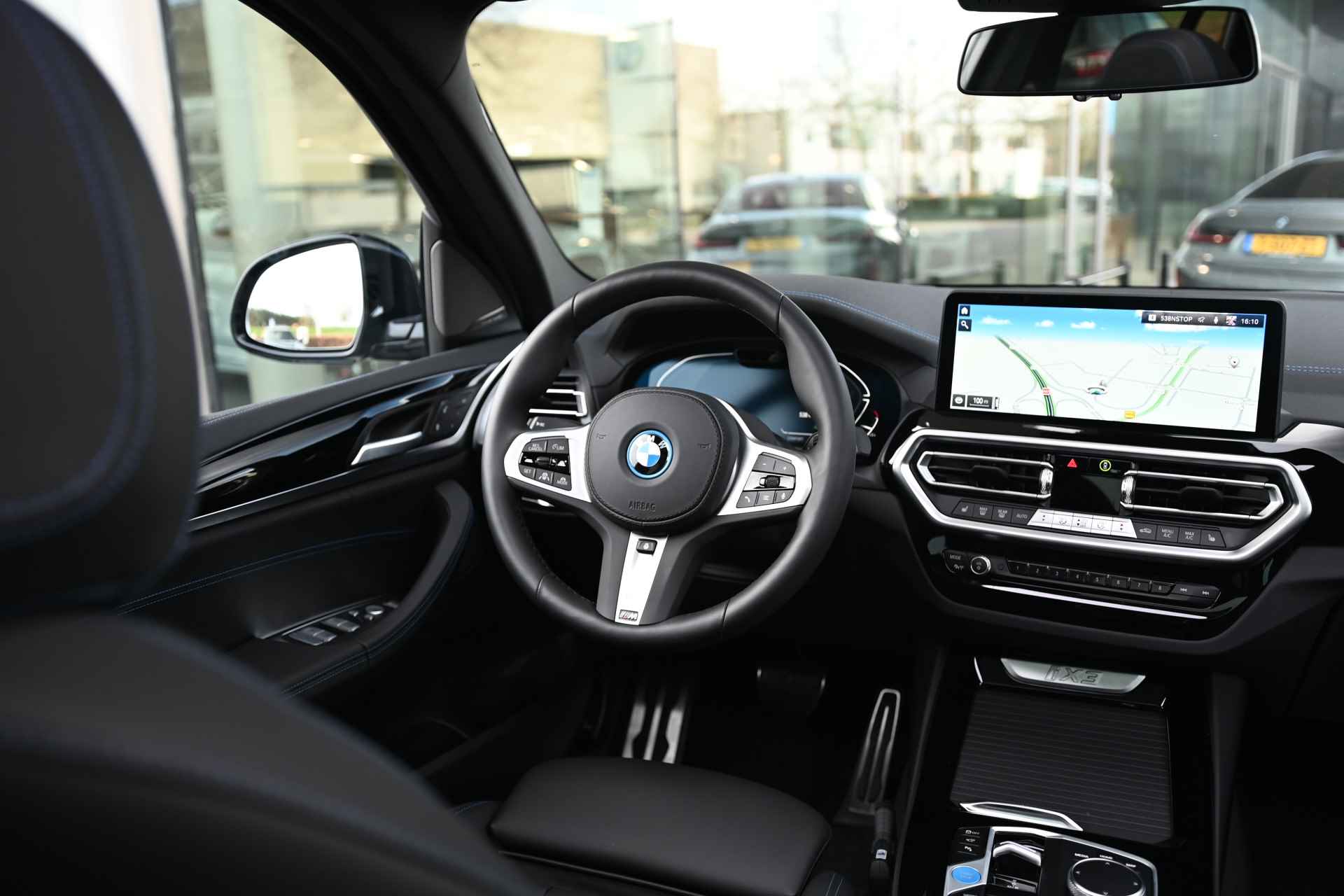 BMW iX3 High Executive / Trekhaak / Sportstoelen / Stoelverwarming / Adaptieve LED / Head-Up / Driving Assistant Professional / Harman Kardon - 26/38