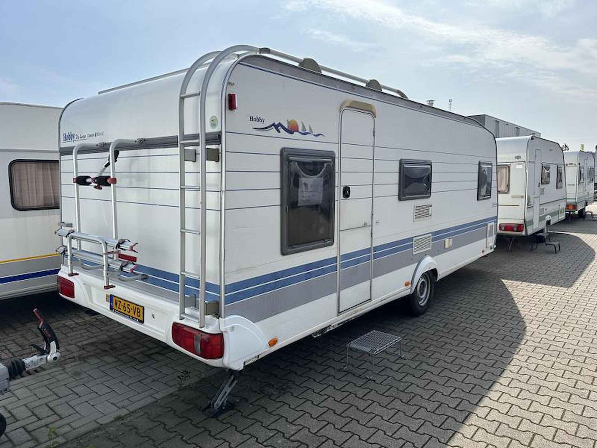 Hobby De Luxe 560 KMFE 2001 Voortent + Luifel - 3/12