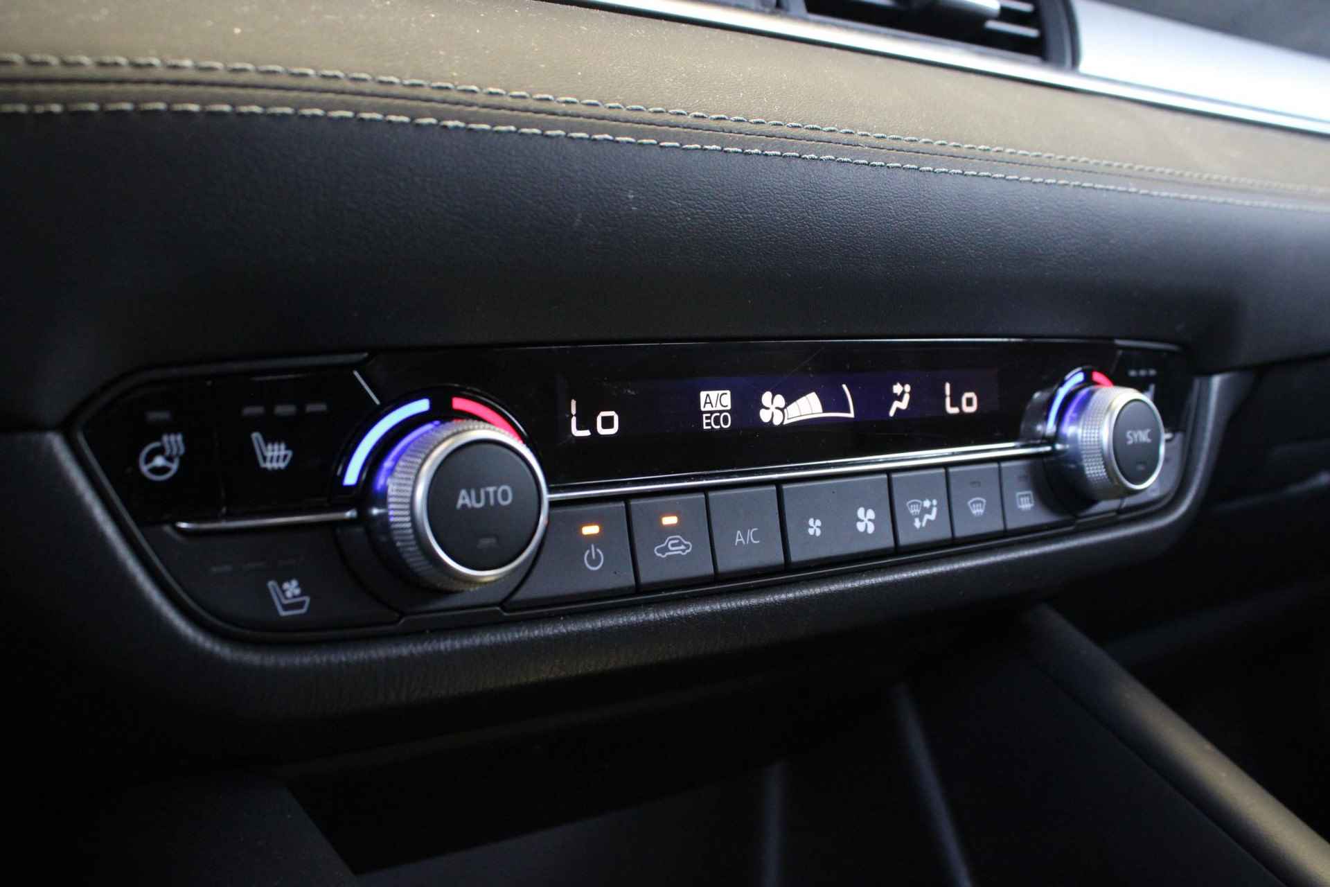 Mazda 6 Sportbreak 2.0 SkyActiv-G 165 Business Automaat! | | Xenon verlichting | Trekhaak | Lederen bekleding | Stoelverwarming | Stoel Ventilatie voor | - 11/42