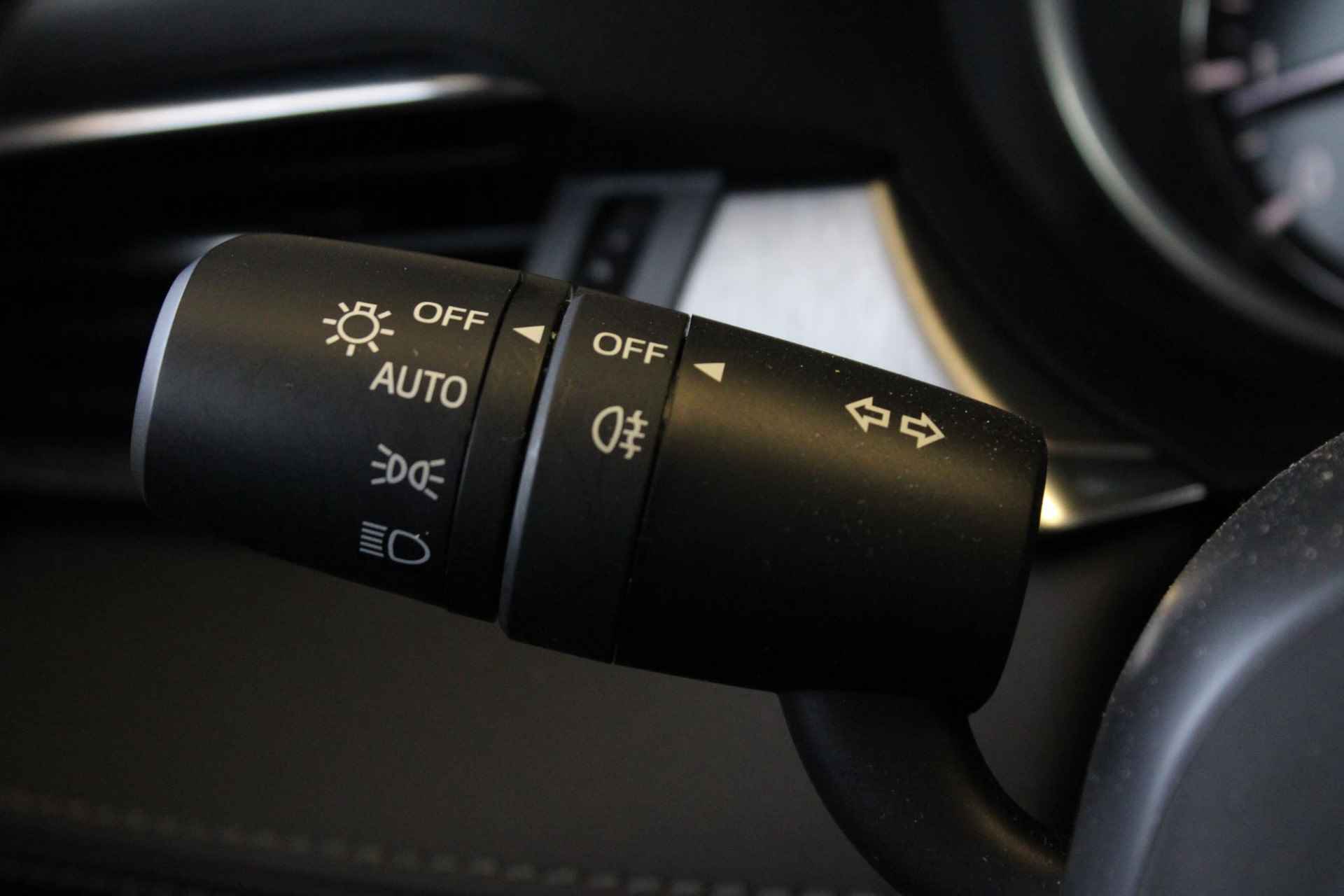 Mazda 6 Sportbreak 2.0 SkyActiv-G 165 Business Automaat! | | Xenon verlichting | Trekhaak | Lederen bekleding | Stoelverwarming | Stoel Ventilatie voor | - 20/42