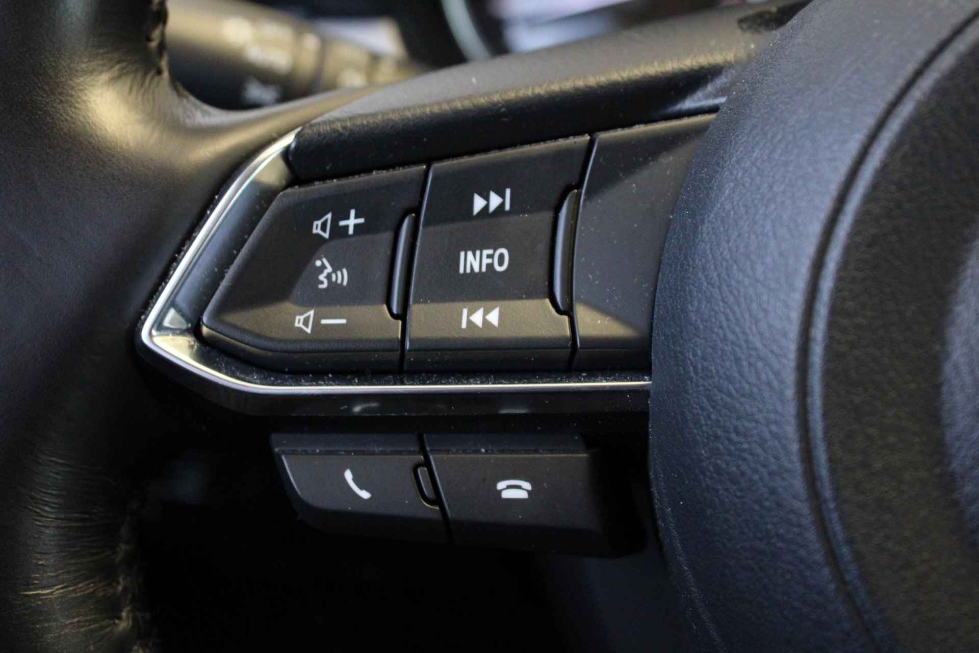 Mazda 6 Sportbreak 2.0 SkyActiv-G 165 Business Automaat! | | Xenon verlichting | Trekhaak | Lederen bekleding | Stoelverwarming | Stoel Ventilatie voor | - 21/42