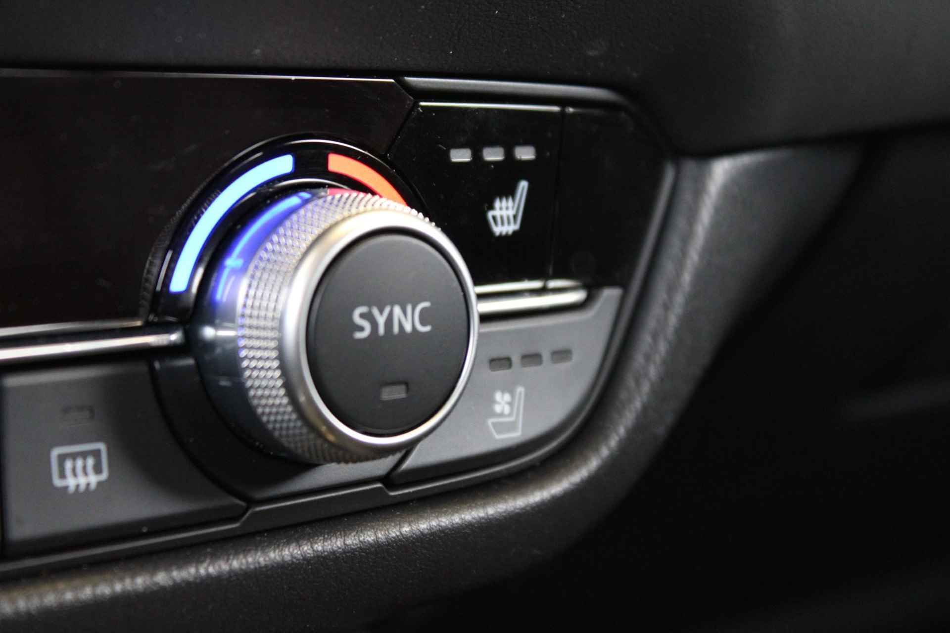 Mazda 6 Sportbreak 2.0 SkyActiv-G 165 Business Automaat! | | Xenon verlichting | Trekhaak | Lederen bekleding | Stoelverwarming | Stoel Ventilatie voor | - 27/42